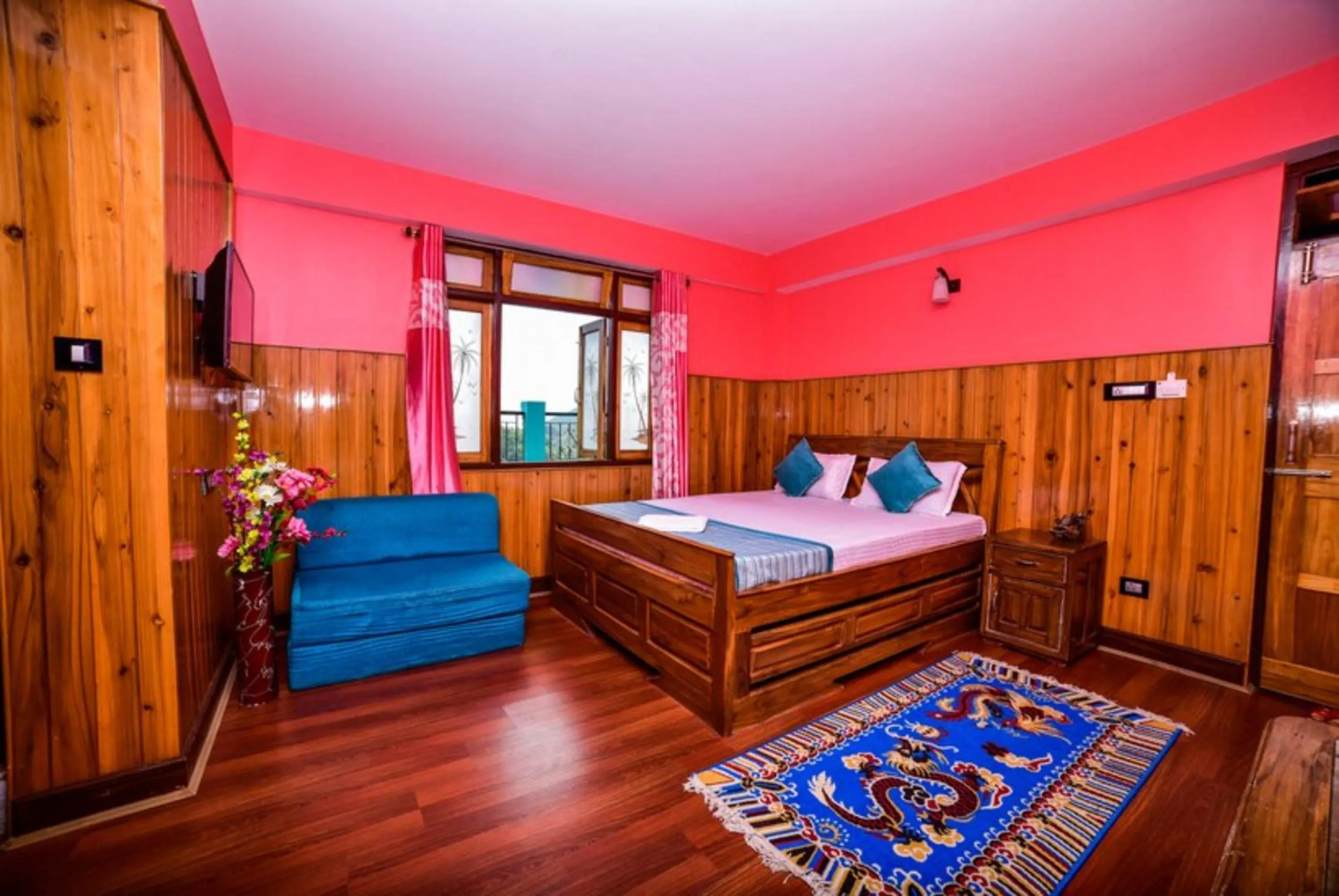 Bed in GRG Tharbaling Homestay Darjeeling