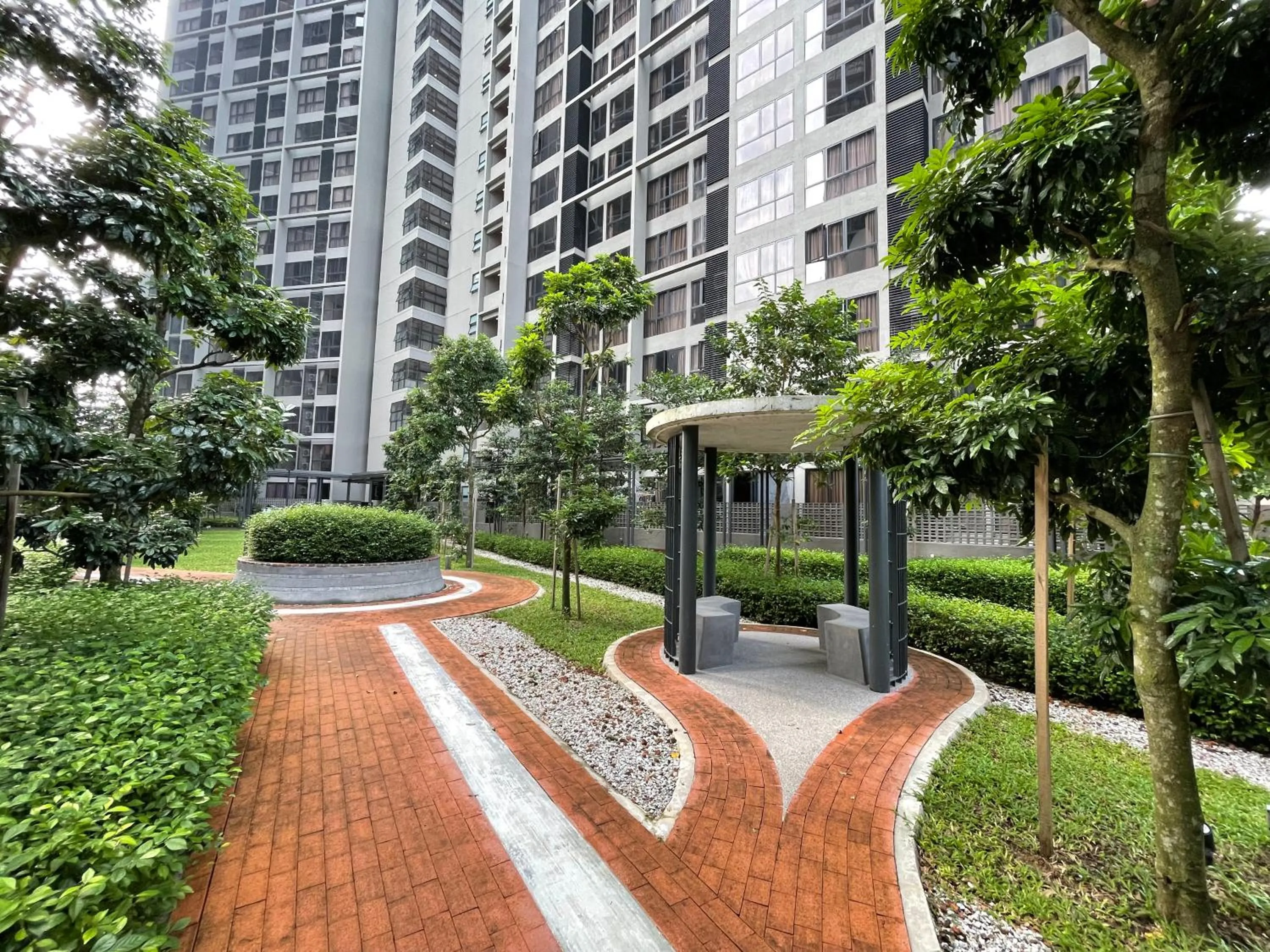 Day in Millerz Square by KL Minsu