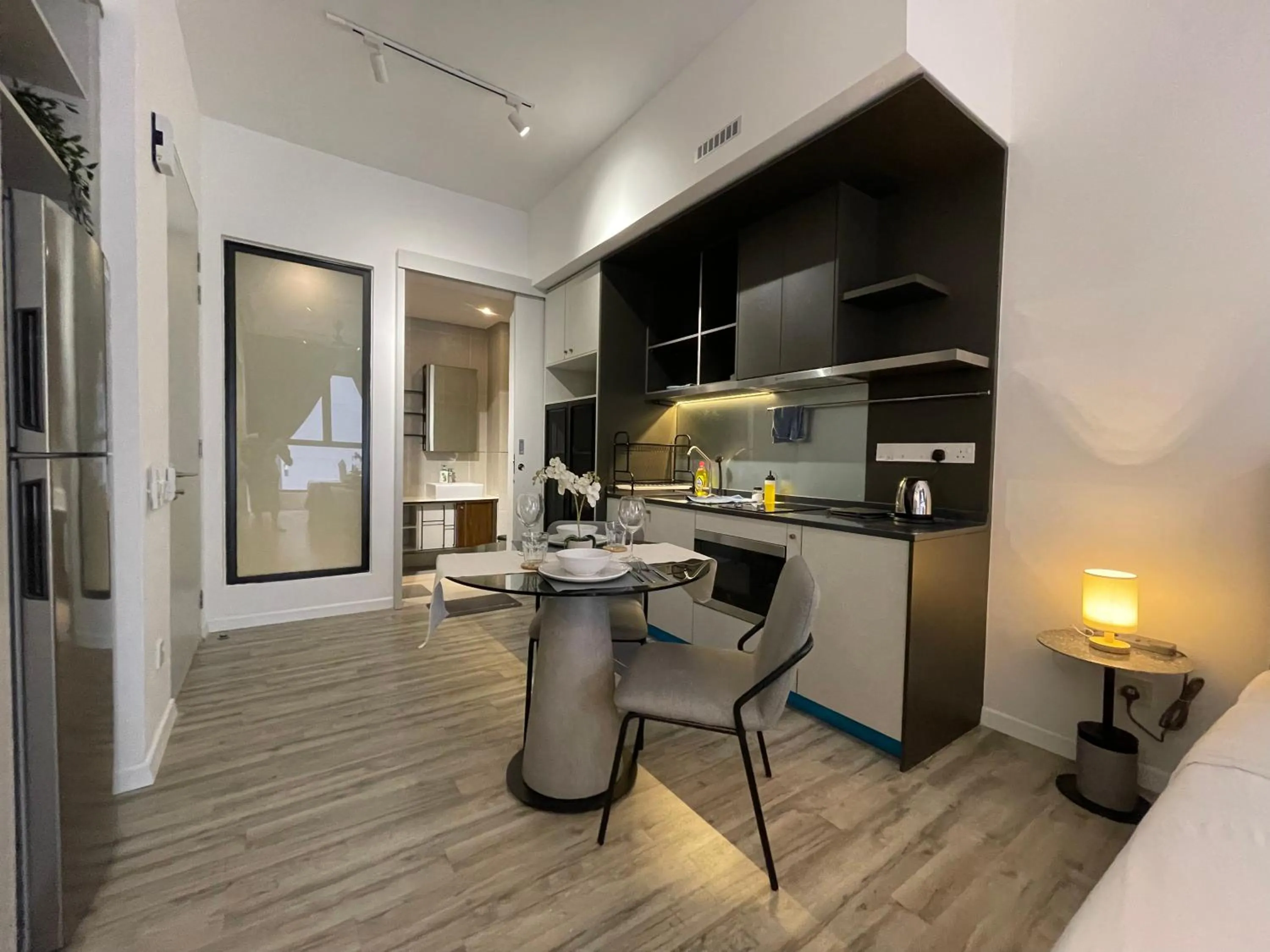 Living room in Millerz Square by KL Minsu