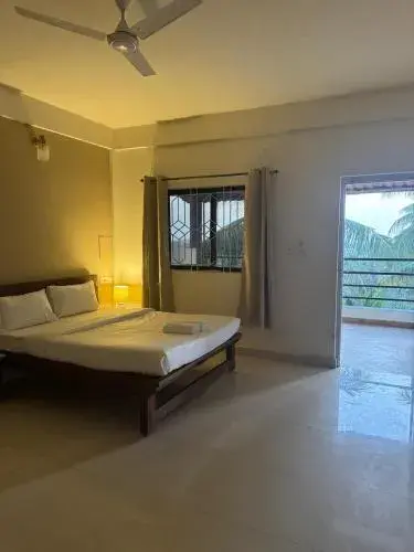 Deluxe Double Room in Aqua Wave by YogiTree Hotels Deluxe Double Room in Aqua Wave by YogiTree Hotels