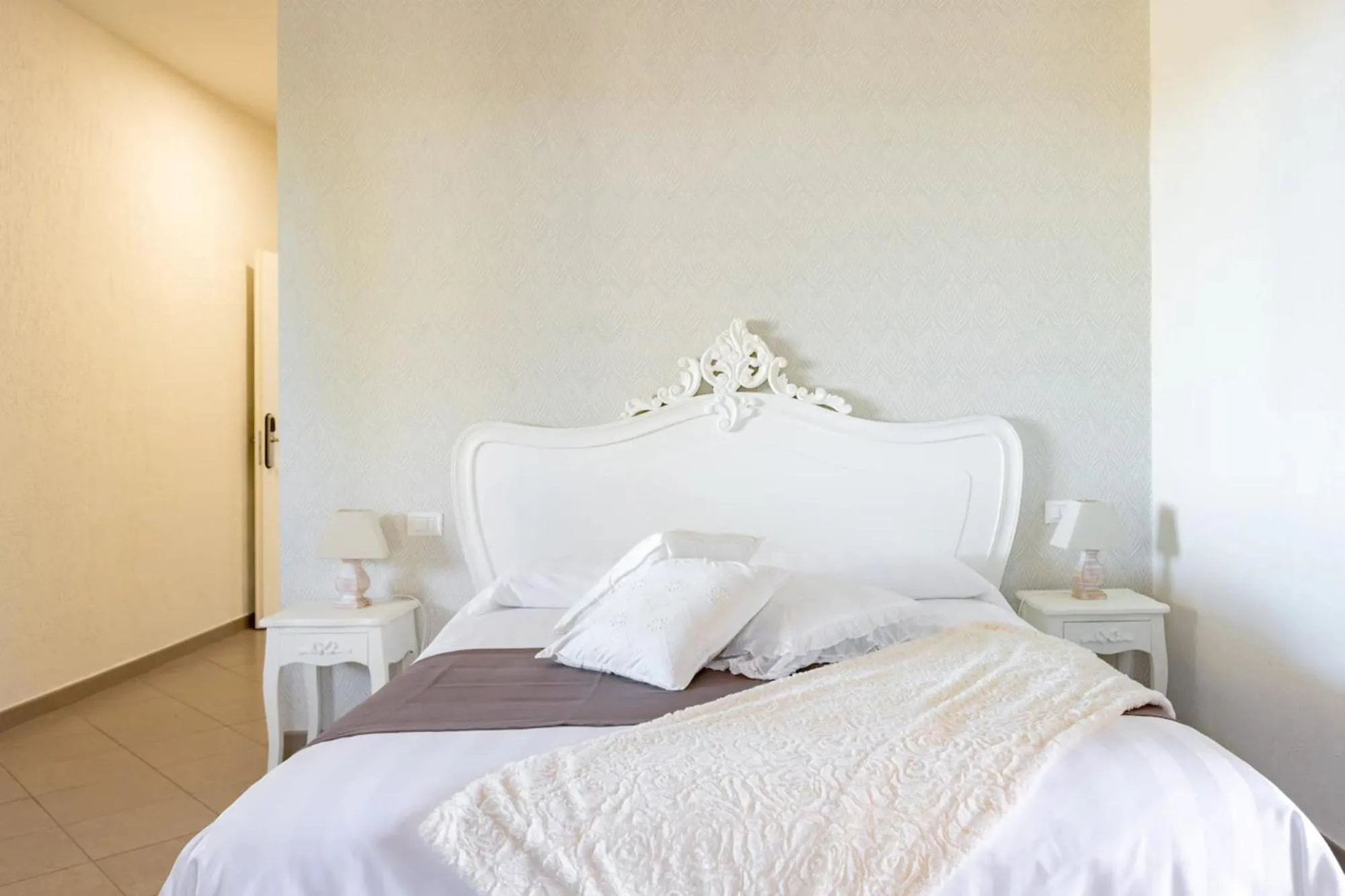 Bed in Saint Paul Luxury Holiday Home by Alterego