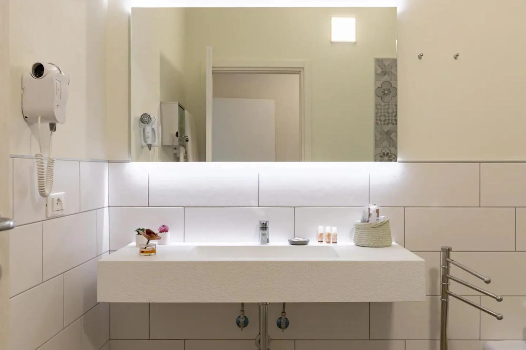 Bathroom in Saint Paul Luxury Holiday Home by Alterego