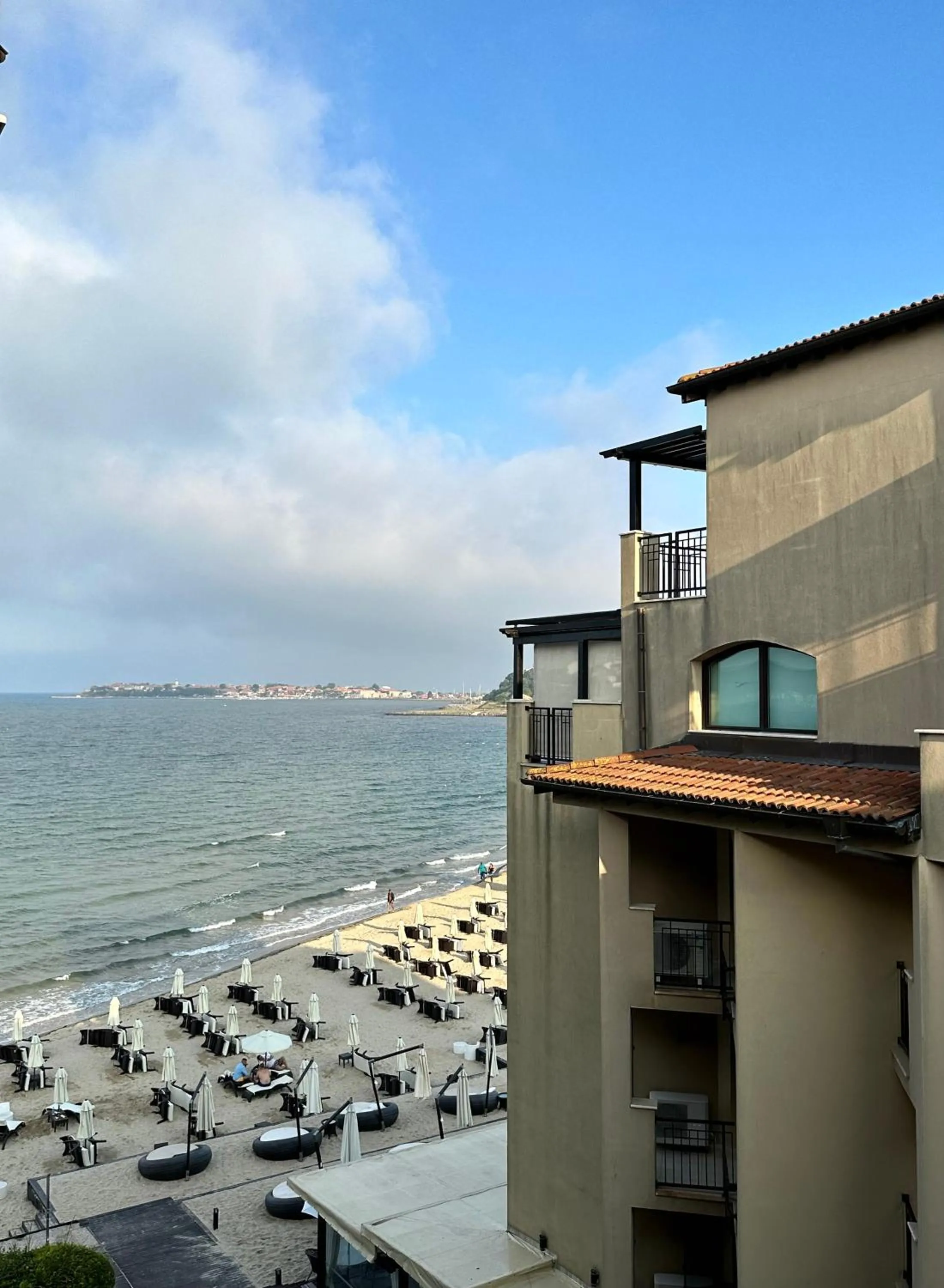 Property building in Oazis VIP Club