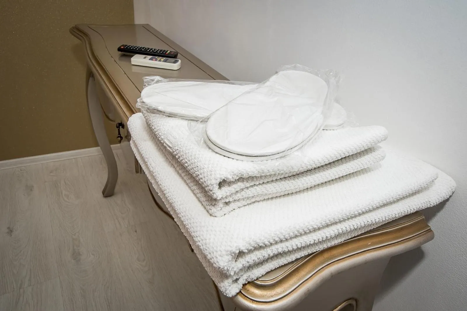towels in Hotel Jolie Apartments