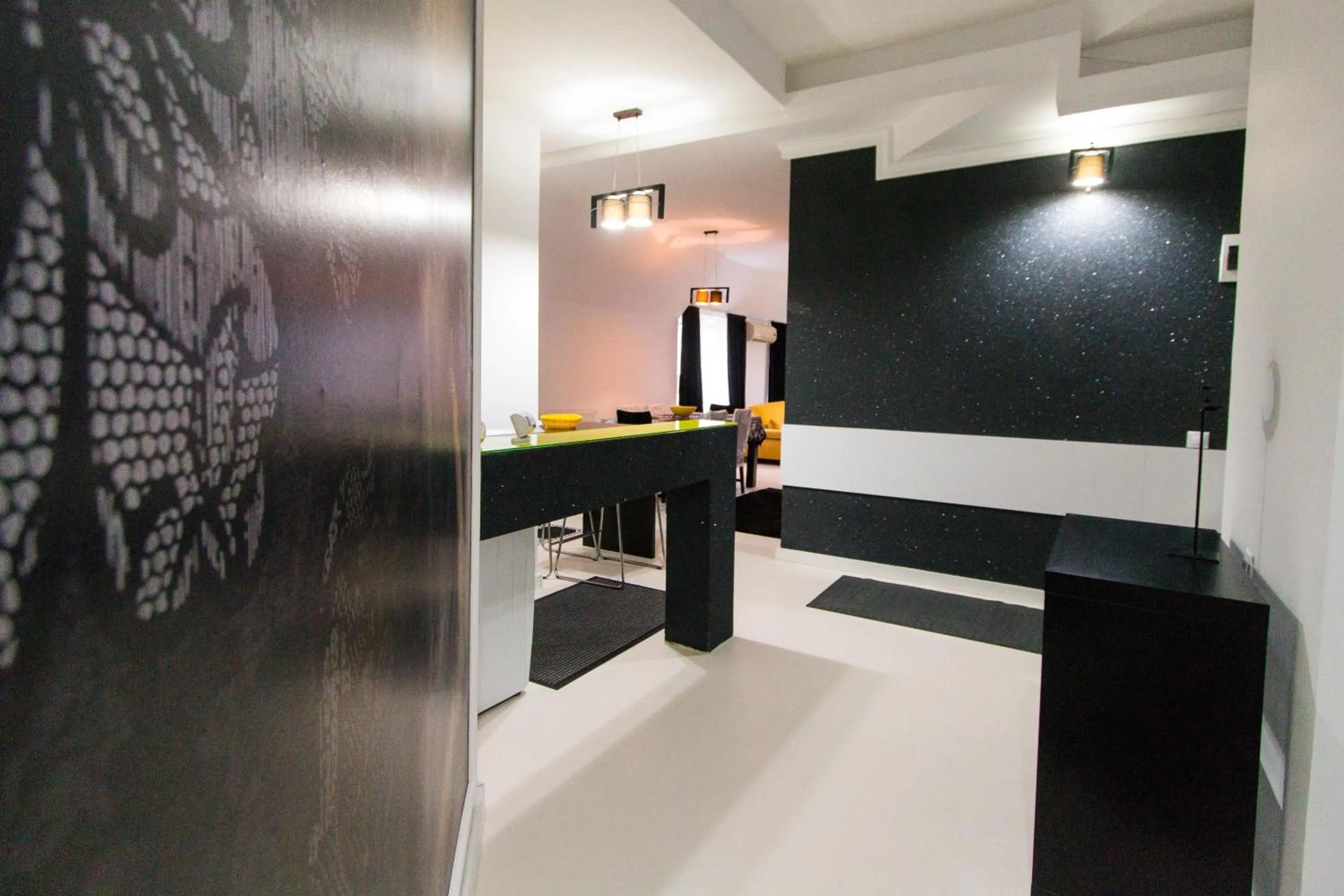 TV and multimedia in Hotel Jolie Apartments