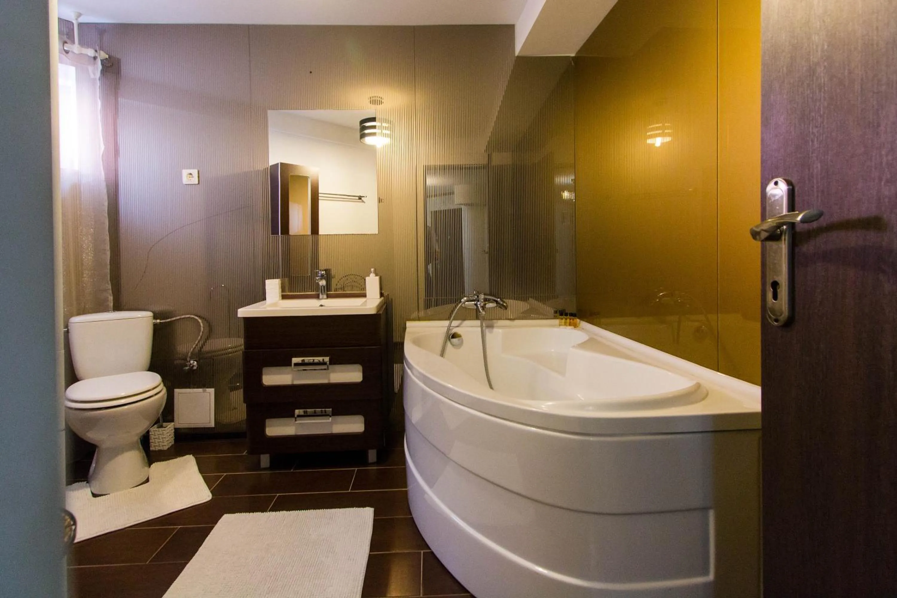 Bathroom in Hotel Jolie Apartments