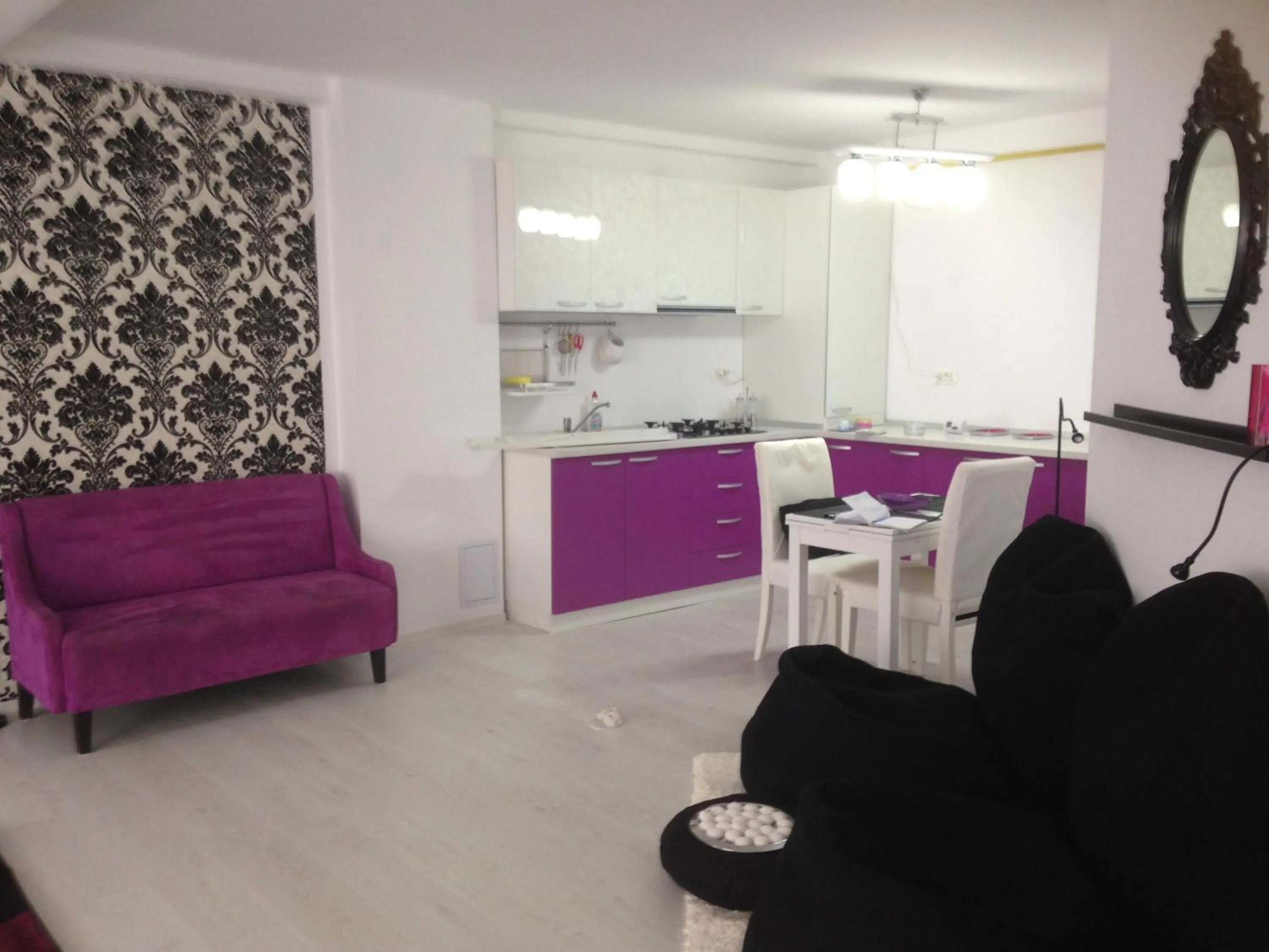 Photo of the whole room in Hotel Jolie Apartments