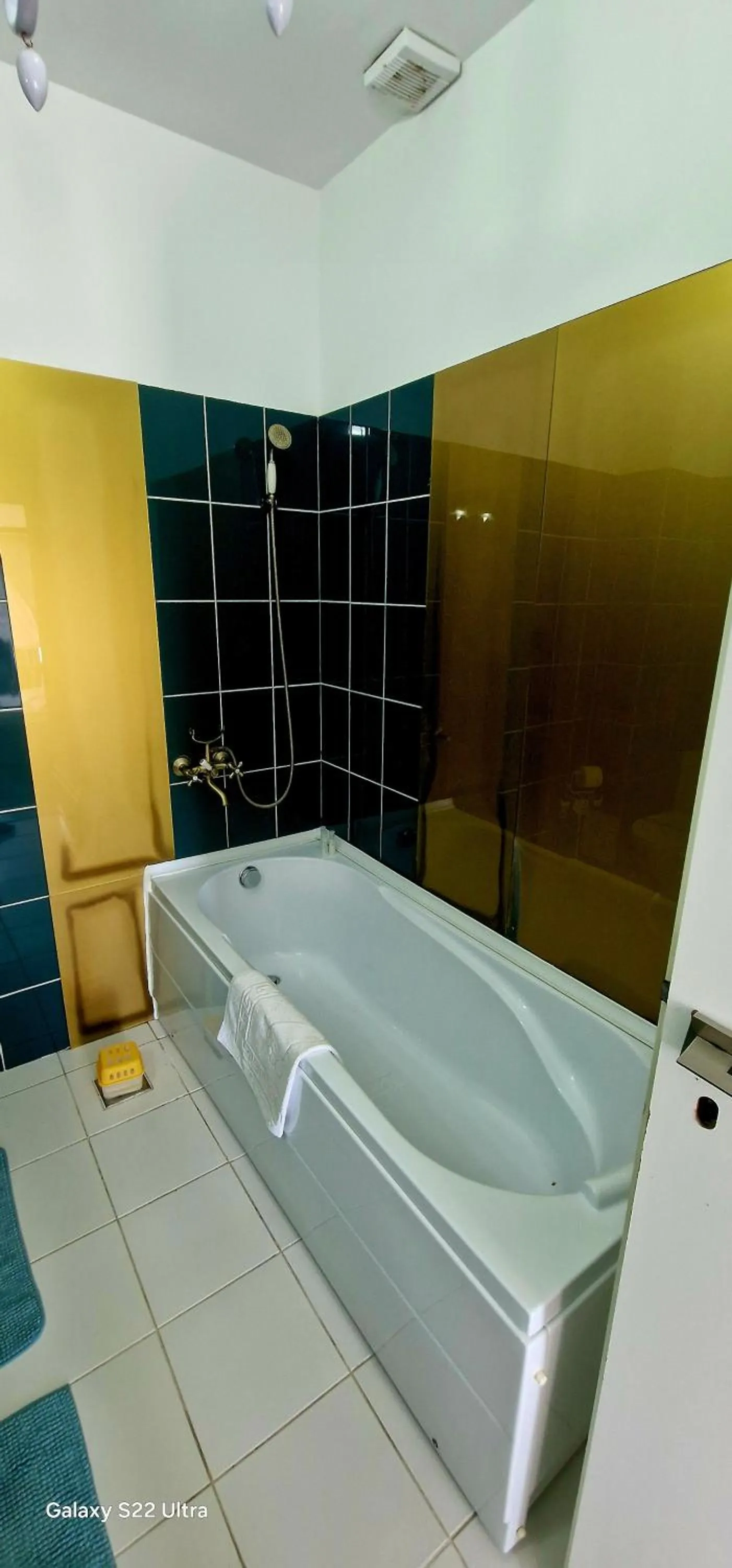 Bath in Hotel Jolie Apartments