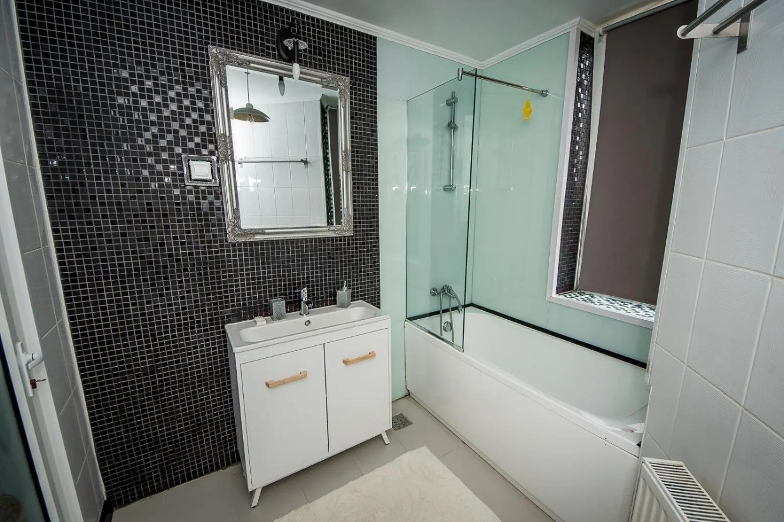 Bathroom in Hotel Jolie Apartments