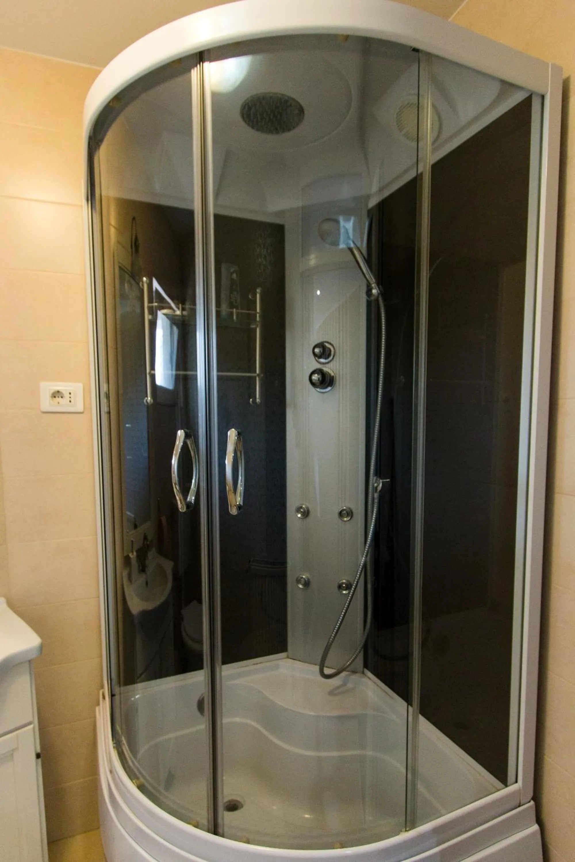 Bathroom in Hotel Jolie Apartments