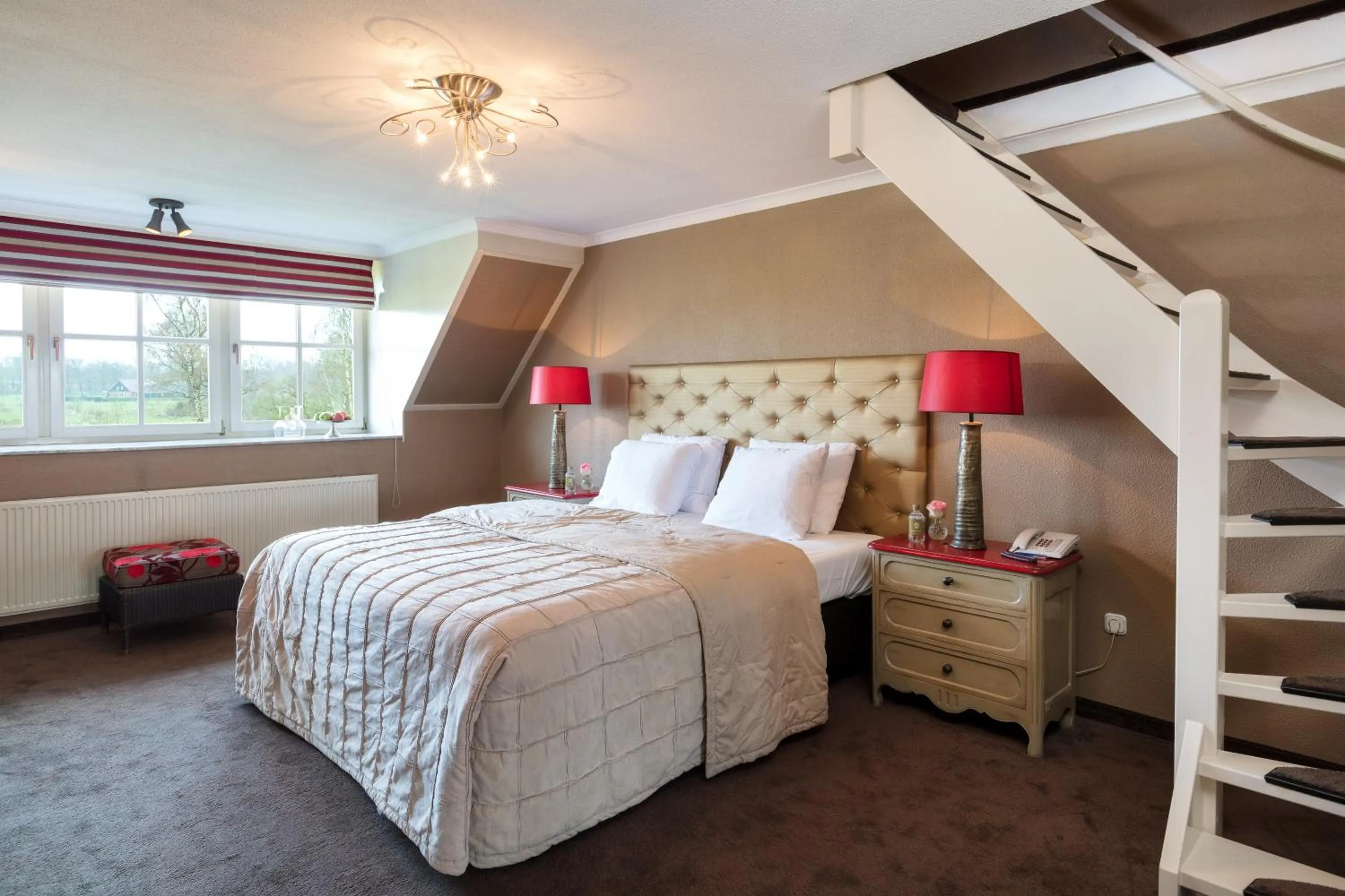 Bedroom, Bed in Landhuishotel De Bloemenbeek