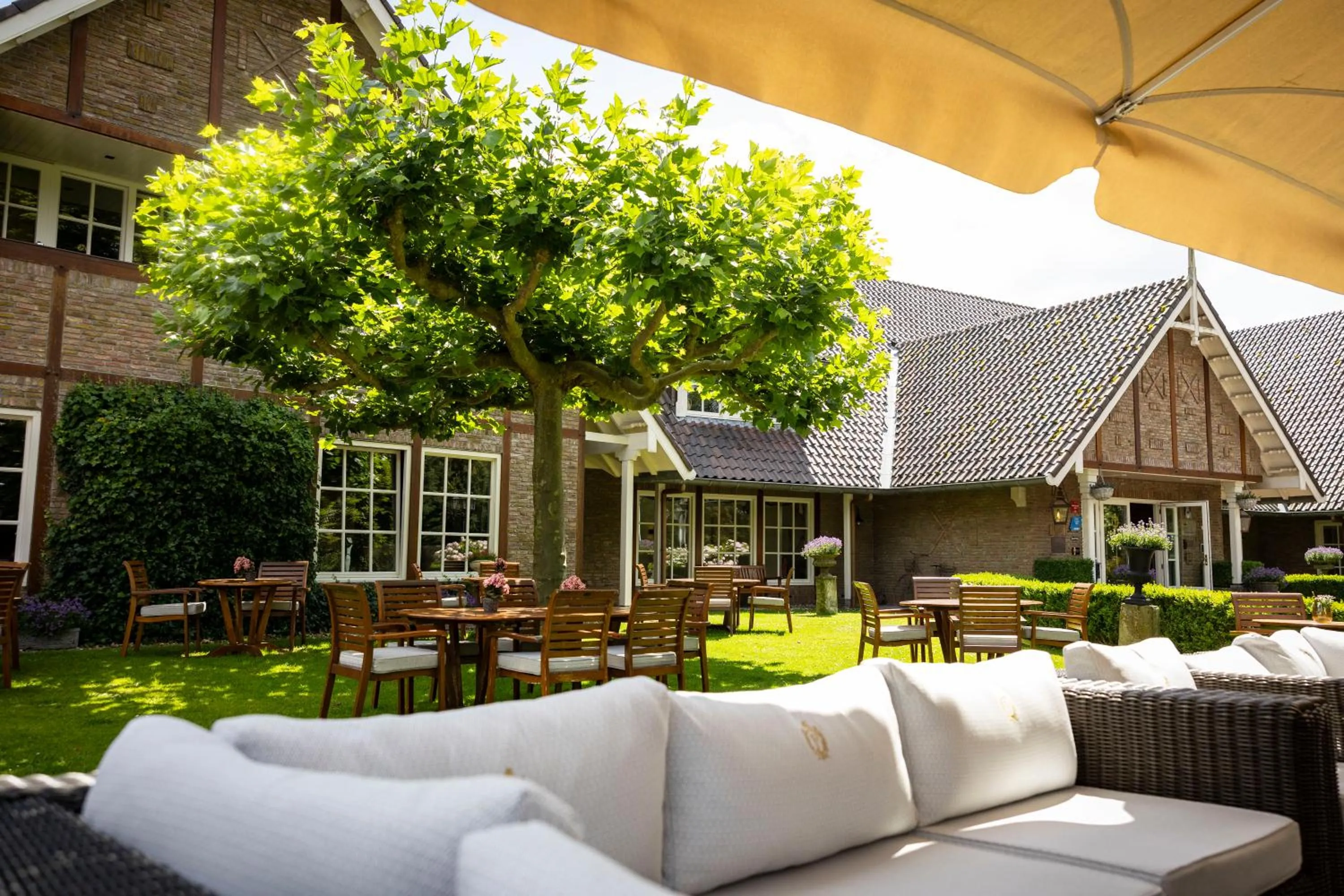 Garden in Landhuishotel De Bloemenbeek