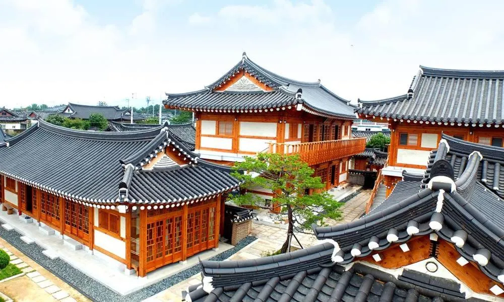 Property building in Hwangnamguan Hanok Village