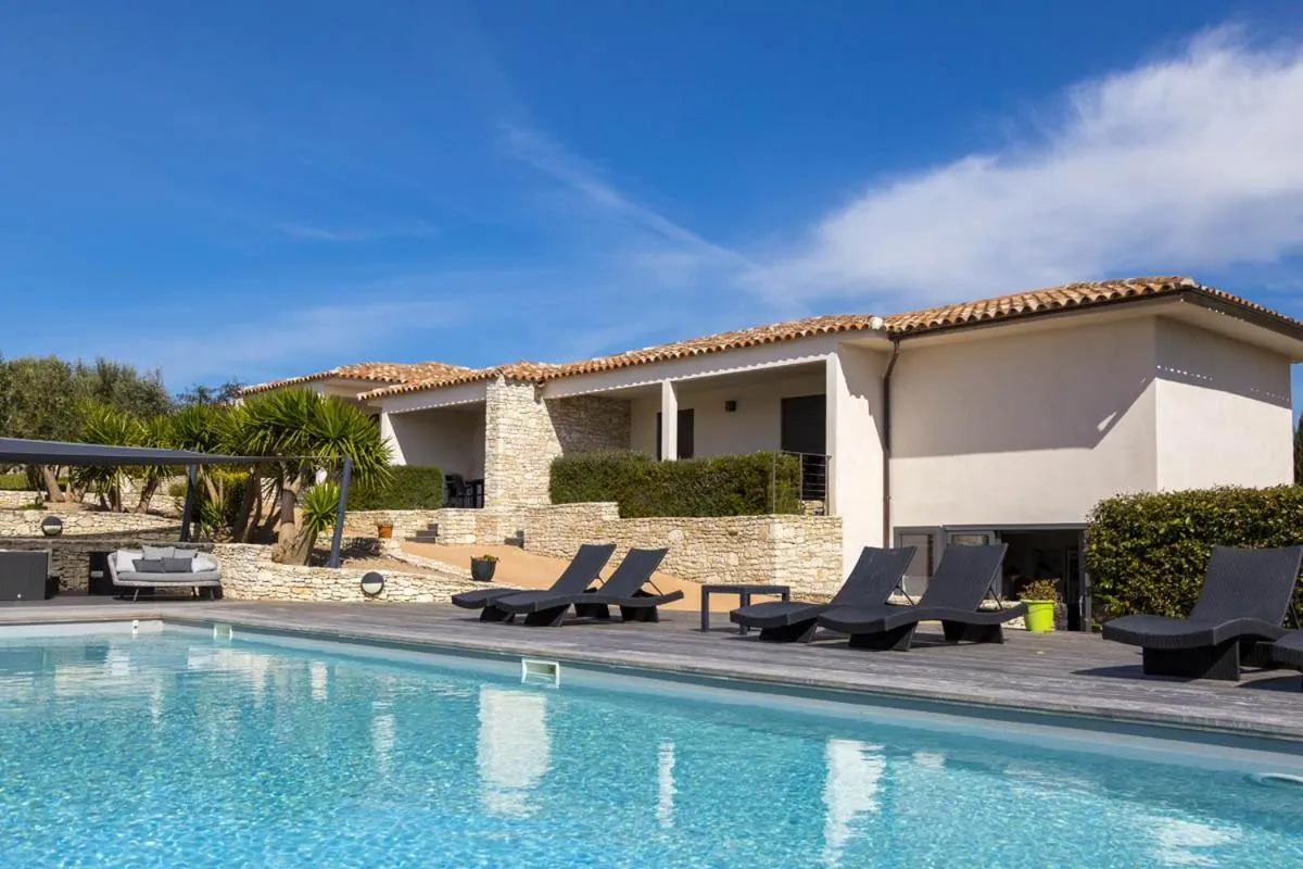 Pool view in l'Albitru