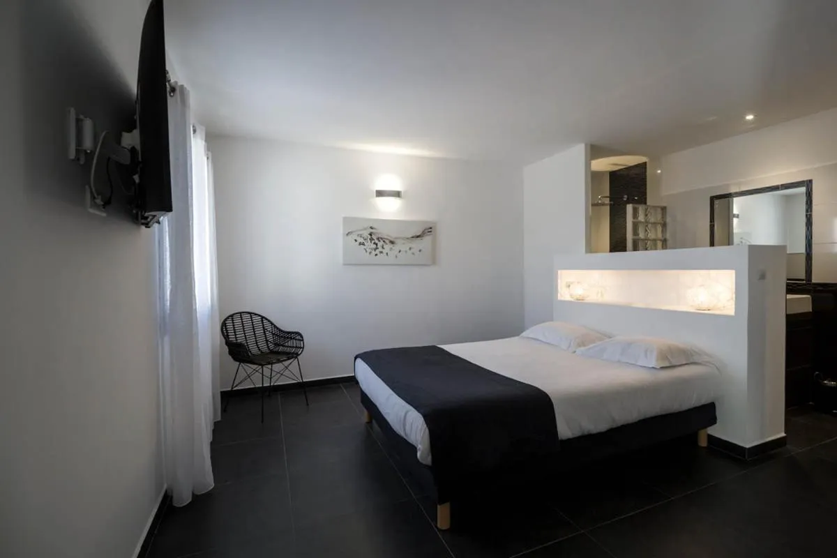 Shower, Bed in l'Albitru