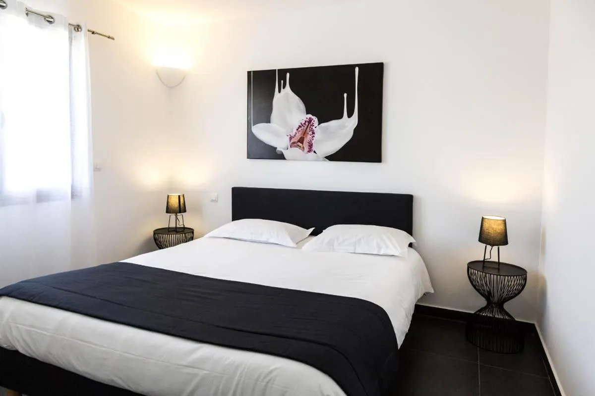 Bedroom, Bed in l'Albitru