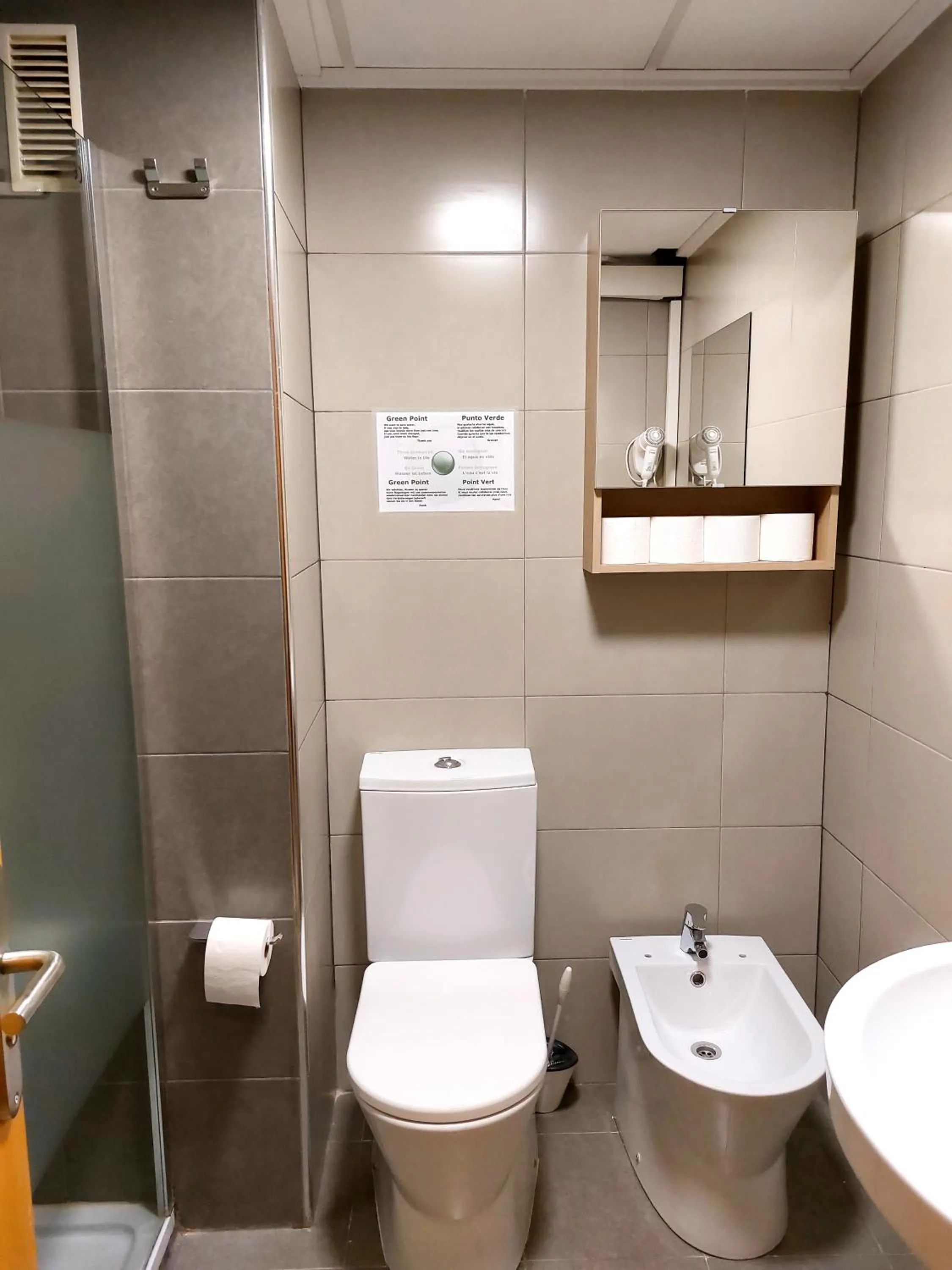 Shower in Habitaciones Barra89