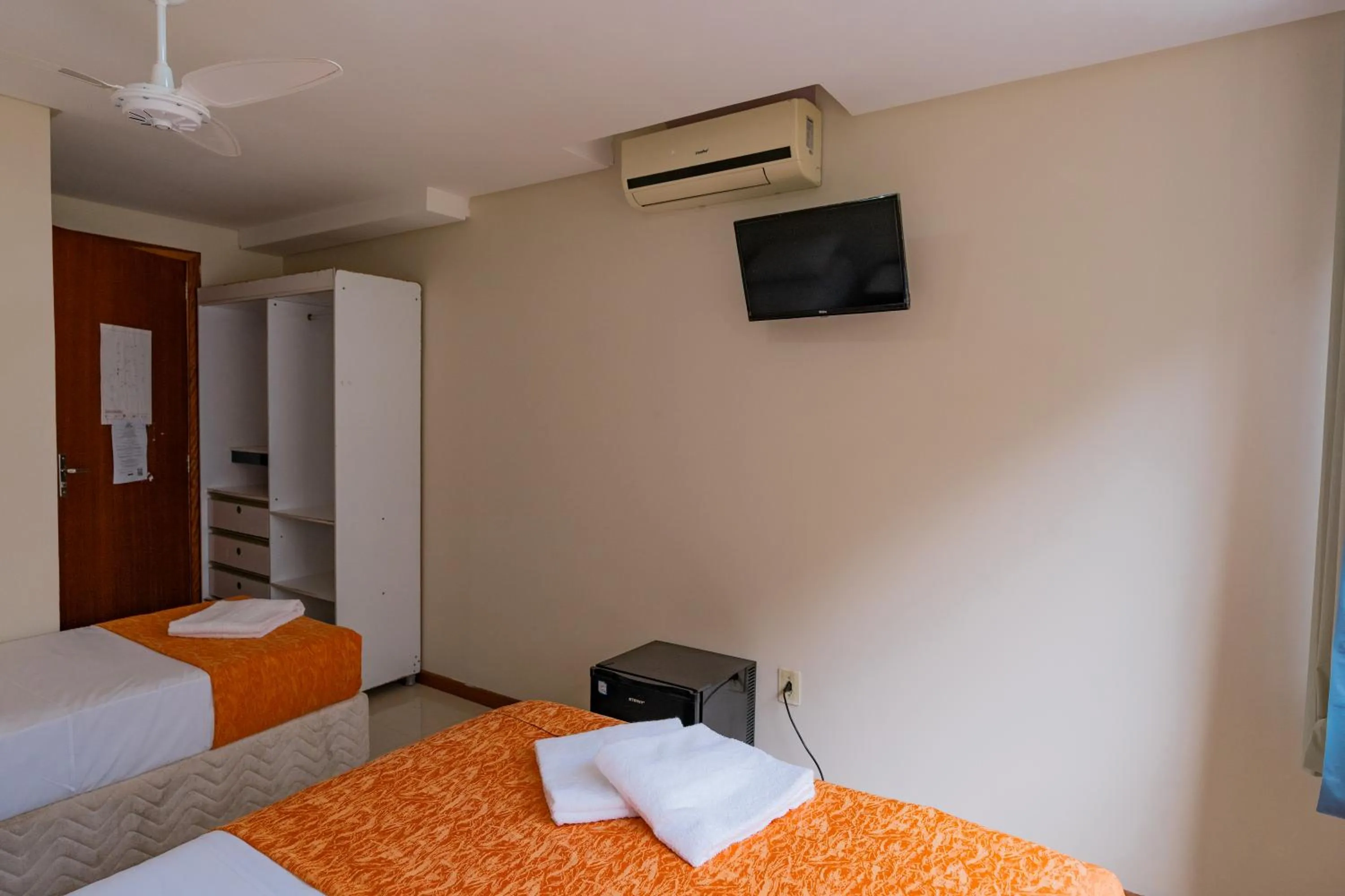 Photo of the whole room, Bed in HANNA Balneário Hotel