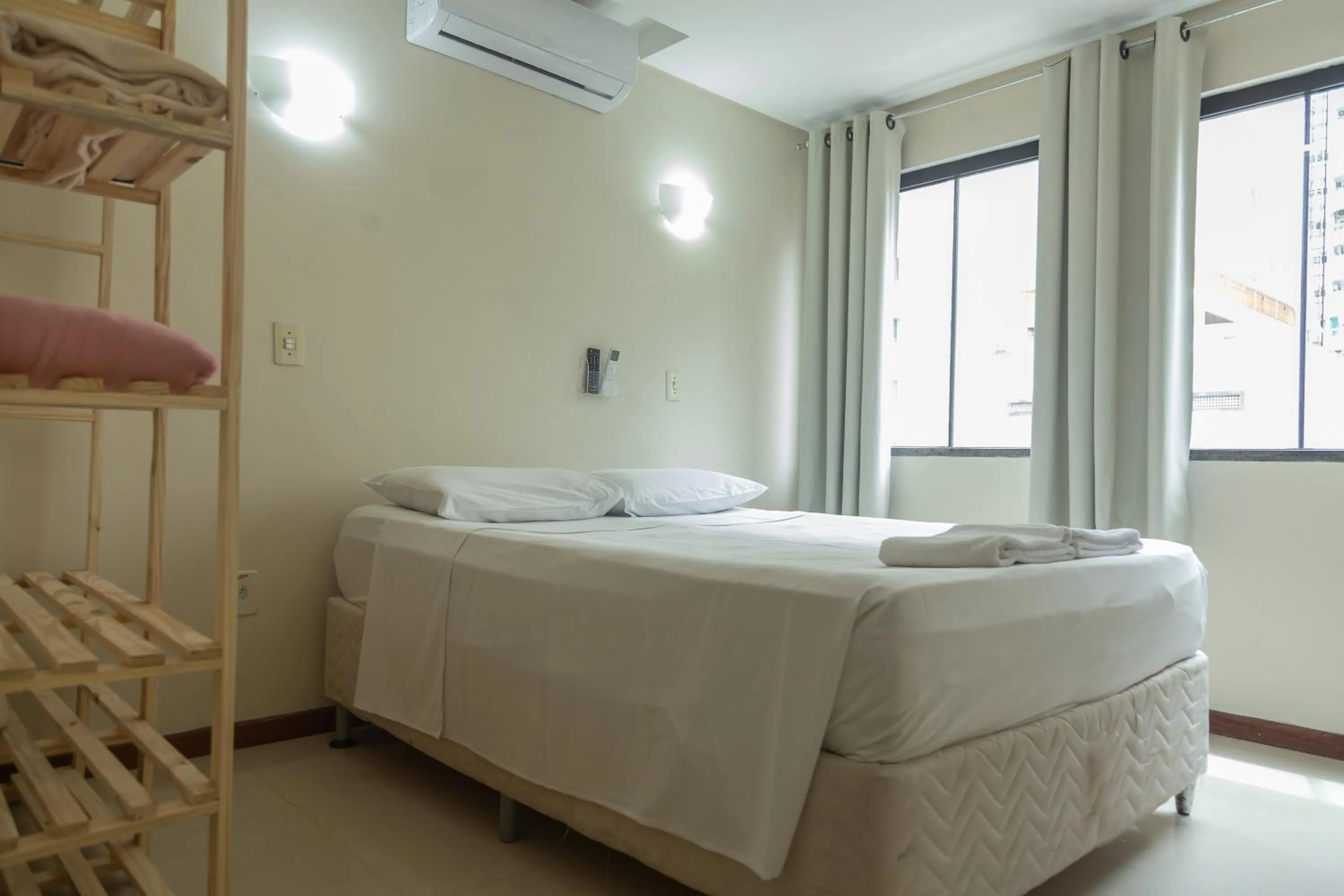 Bed in HANNA Balneário Hotel