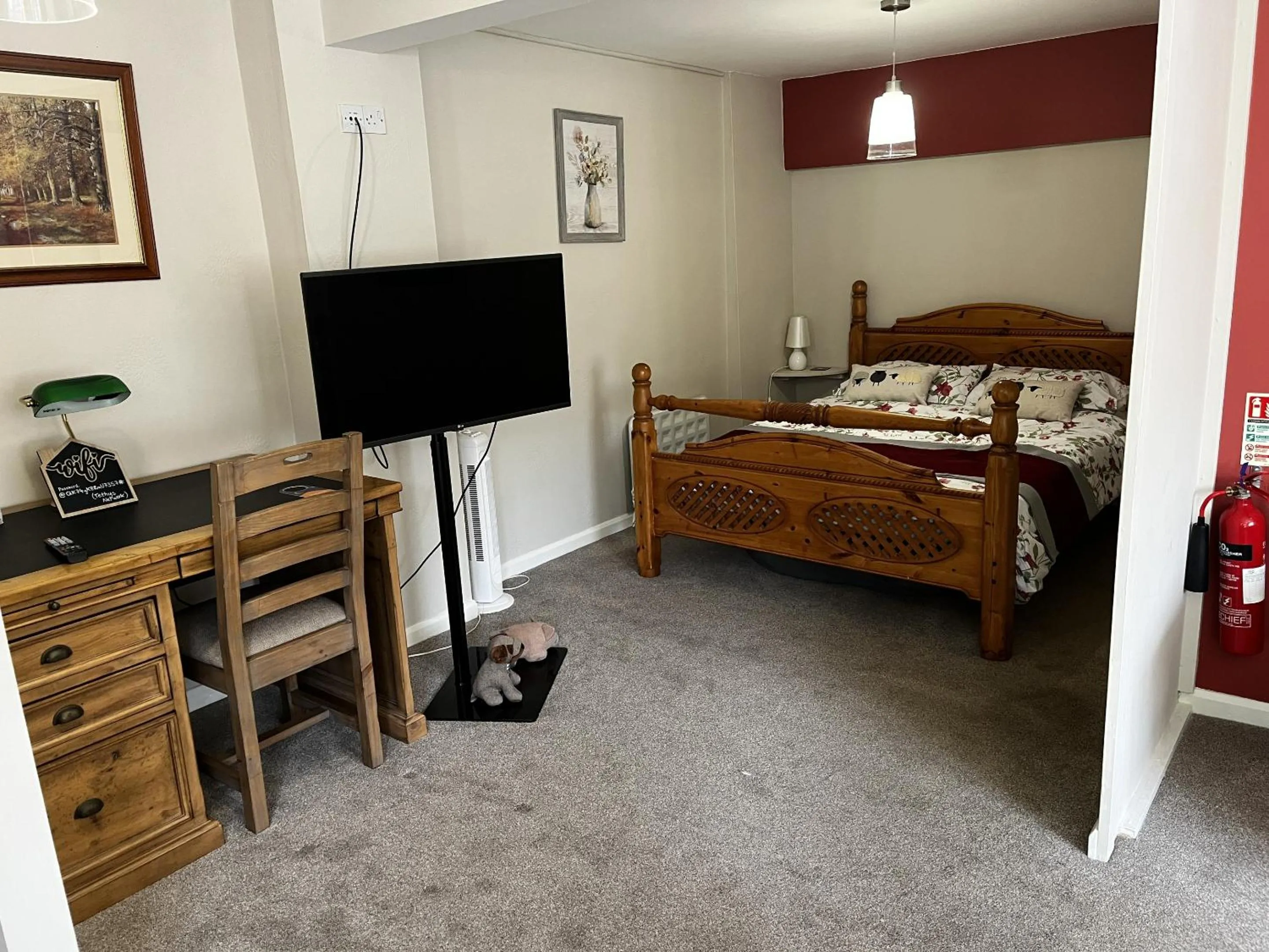 Bedroom, Bed in Crown & Anchor