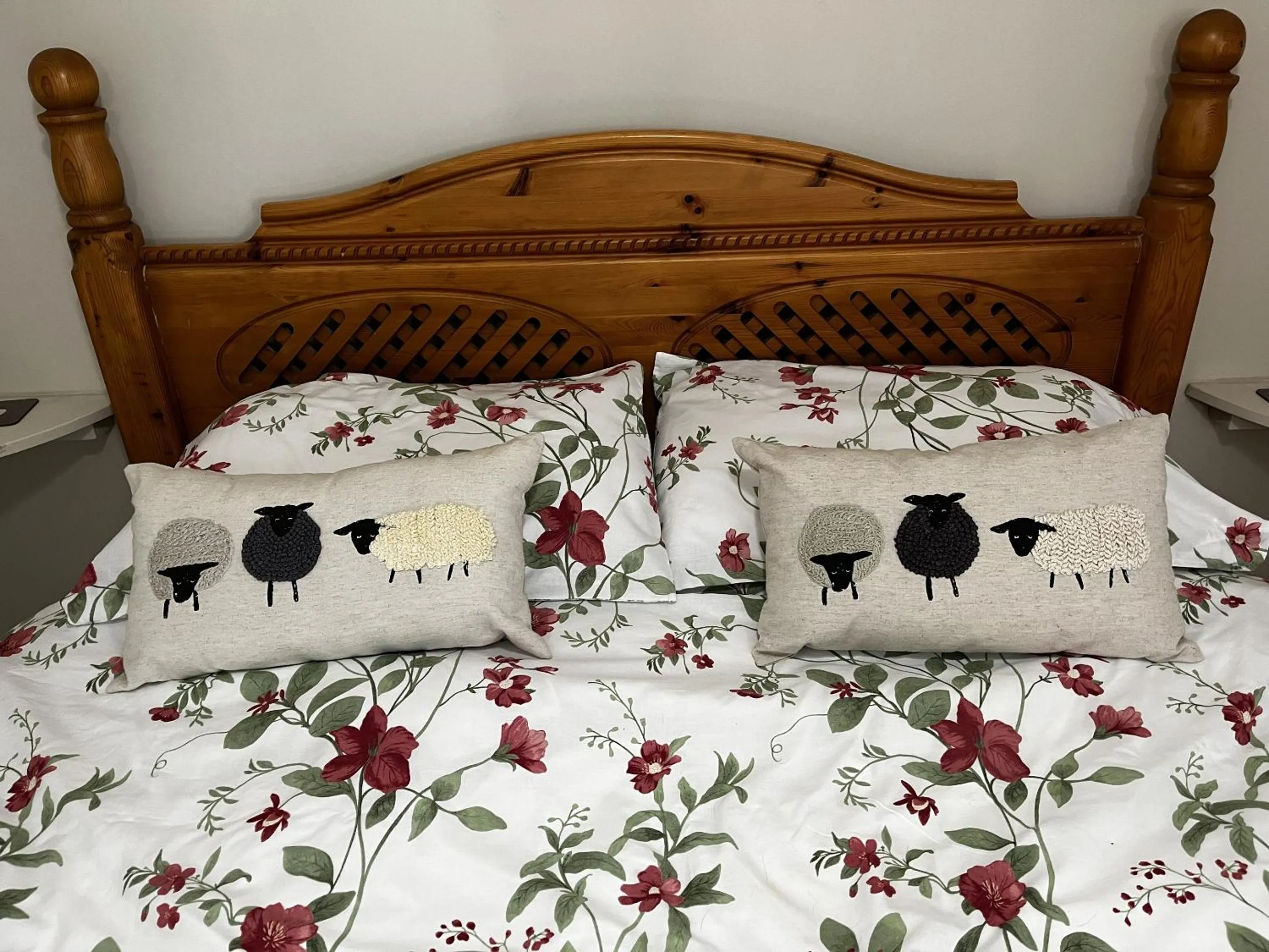 Bedroom, Bed in Crown & Anchor