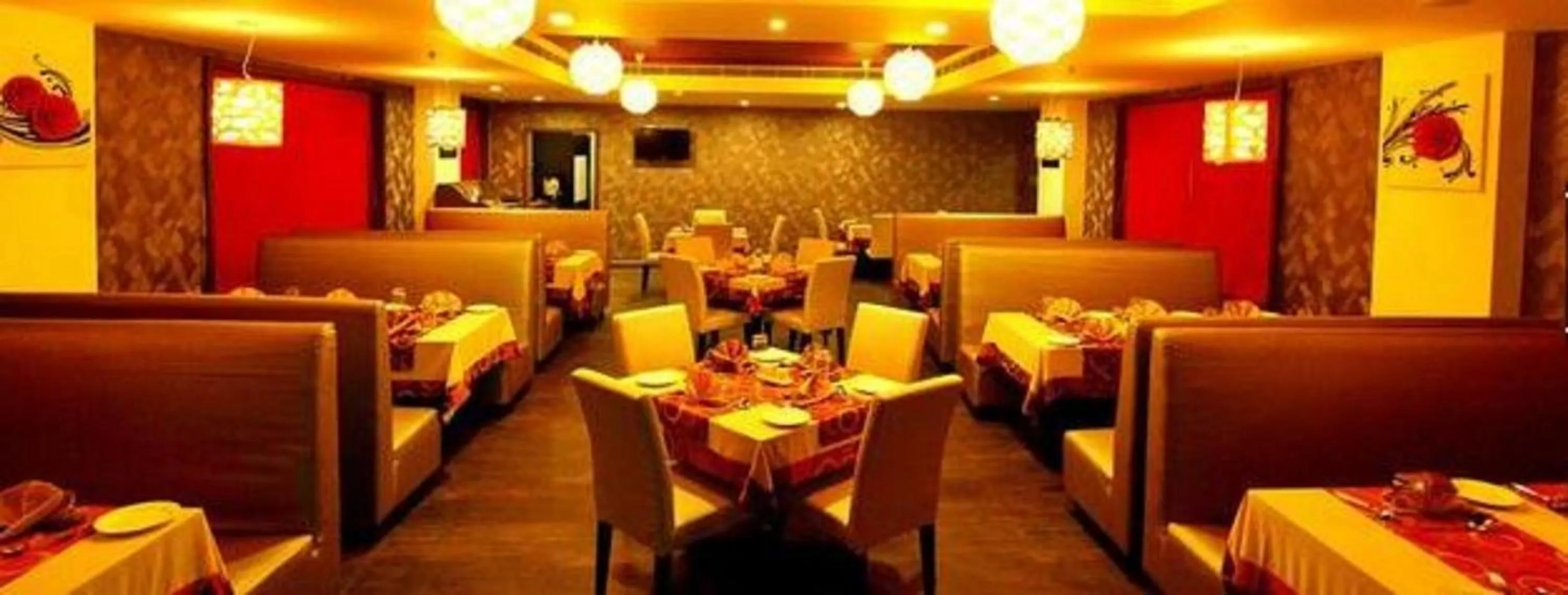 Restaurant/places to eat in Paravoor Galaxy Hotel