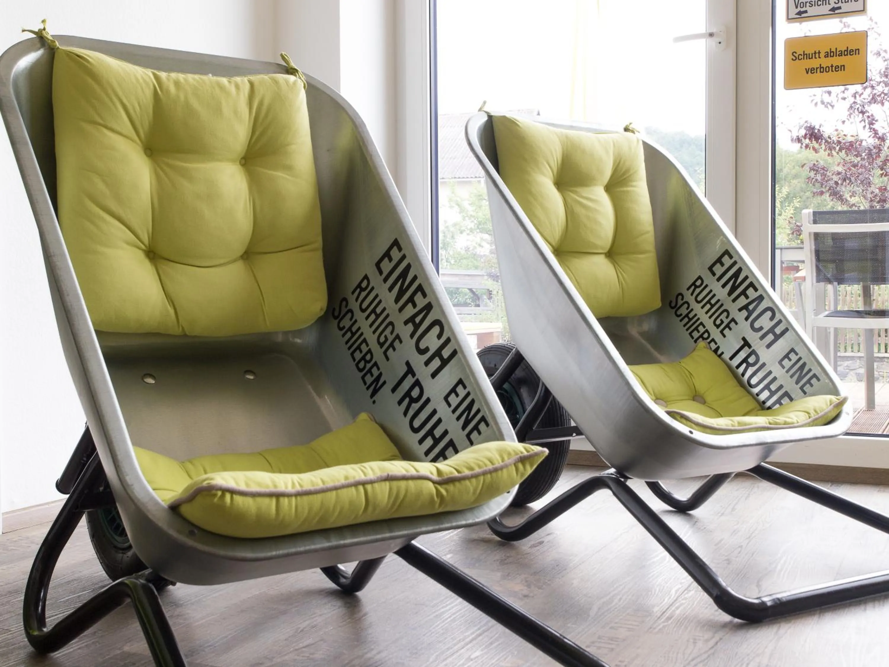 Decorative detail in Smart Motel