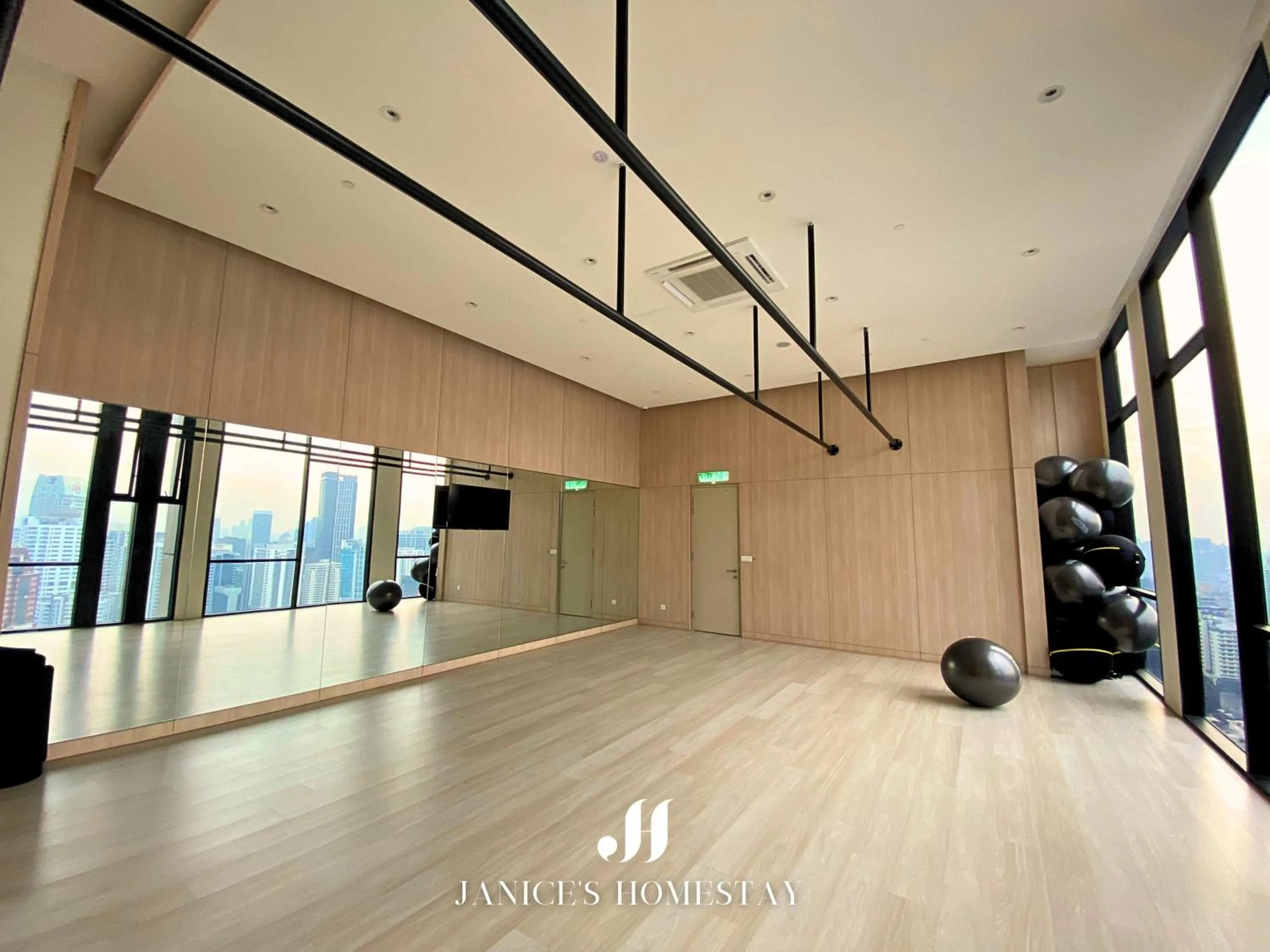 Fitness centre/facilities in Axon Residences Bukit Bintang by Janice's Homestay