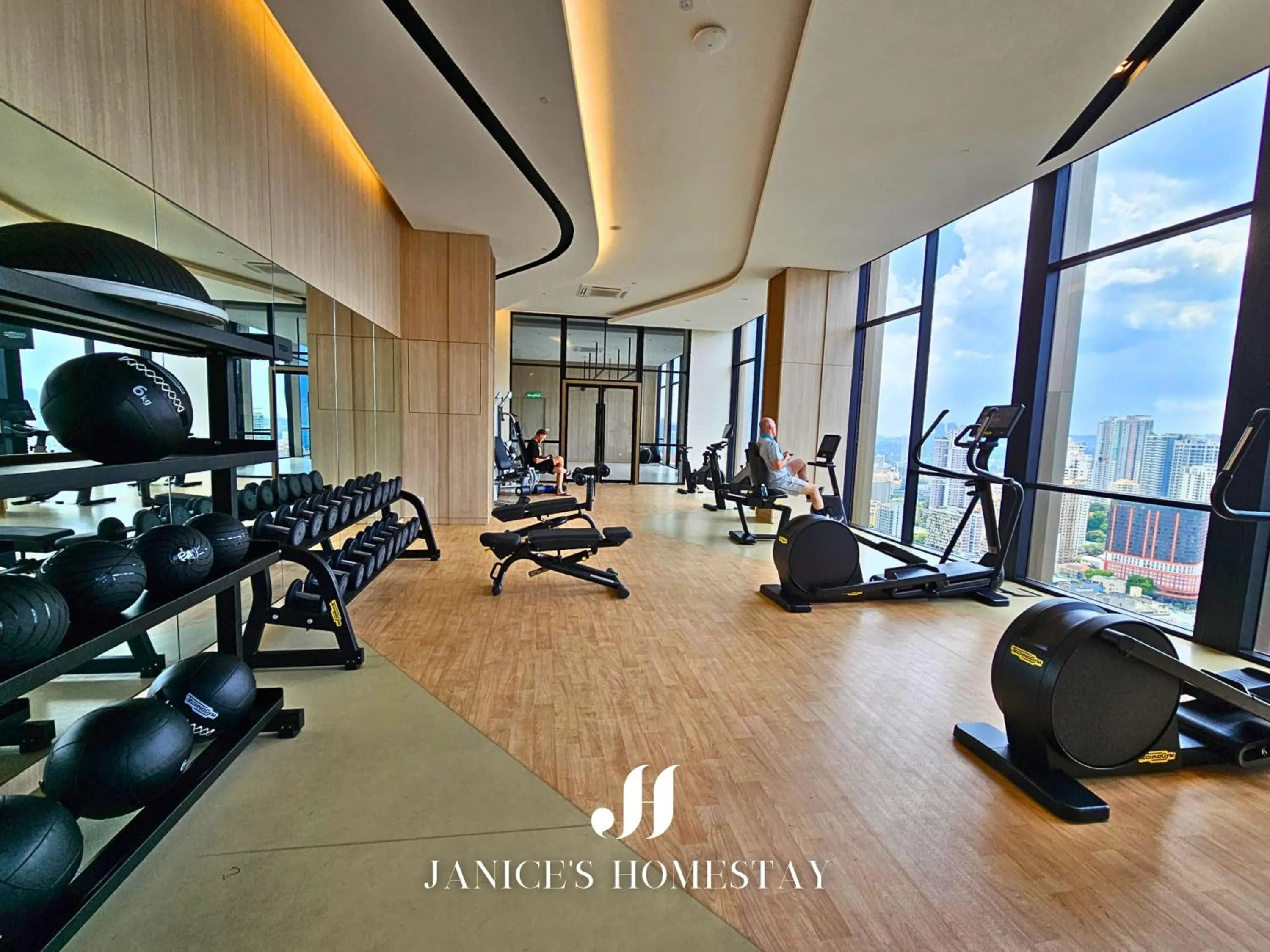 Fitness centre/facilities in Axon Residences Bukit Bintang by Janice's Homestay