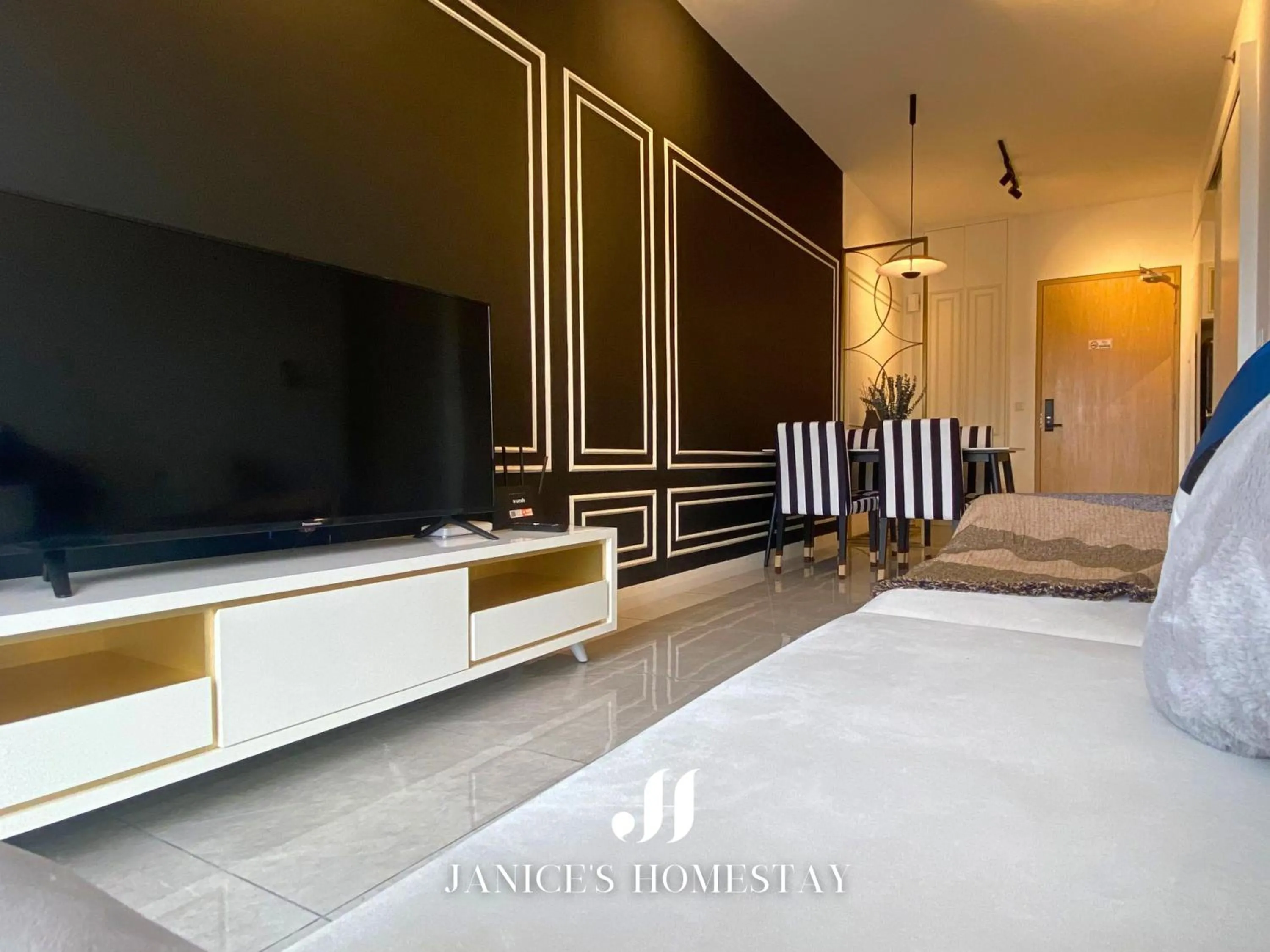 TV and multimedia, Bed in Axon Residences Bukit Bintang by Janice's Homestay
