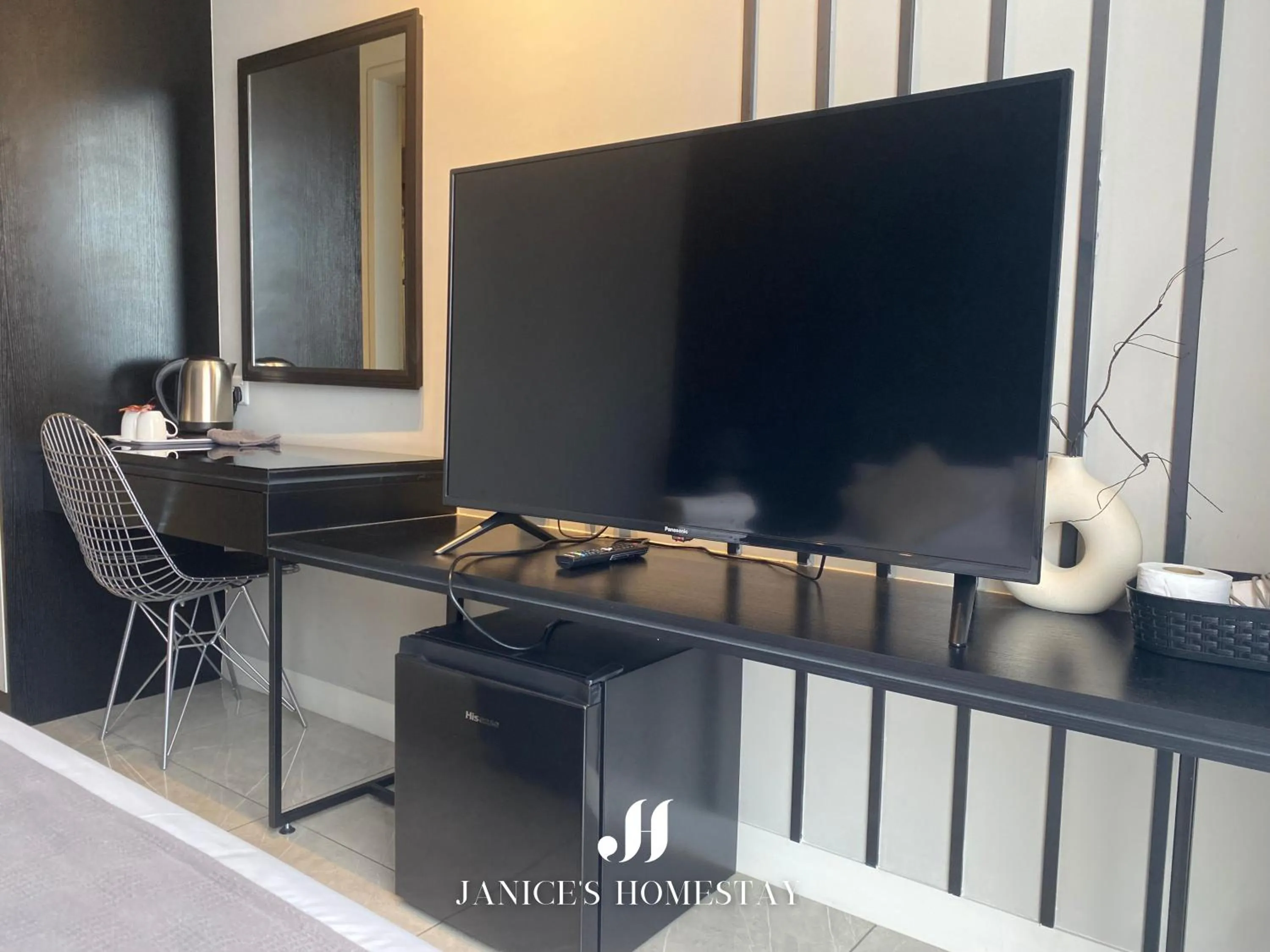 TV and multimedia in Axon Residences Bukit Bintang by Janice's Homestay