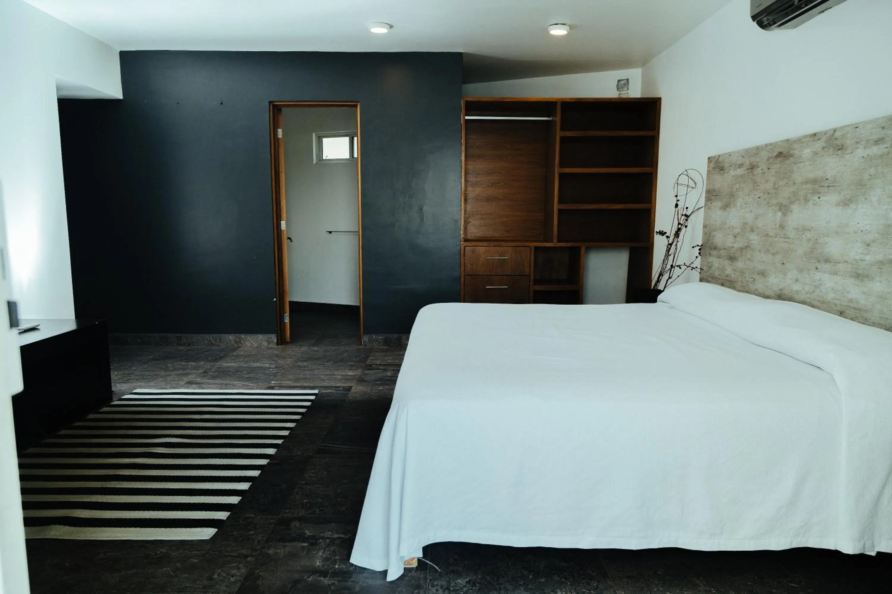 Photo of the whole room, Bed in Bendito Teques