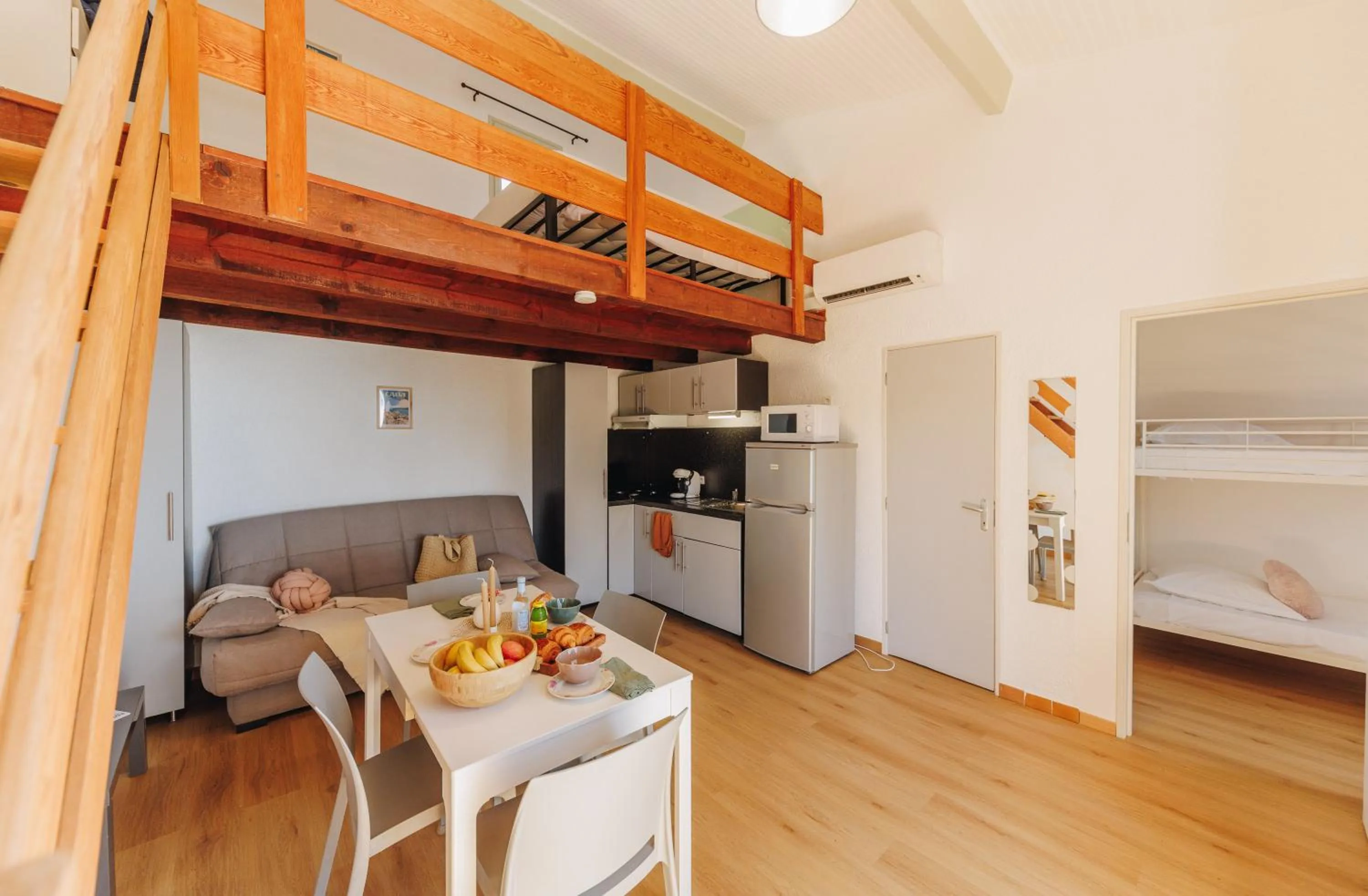 Dining area in Résidence le Télémaque