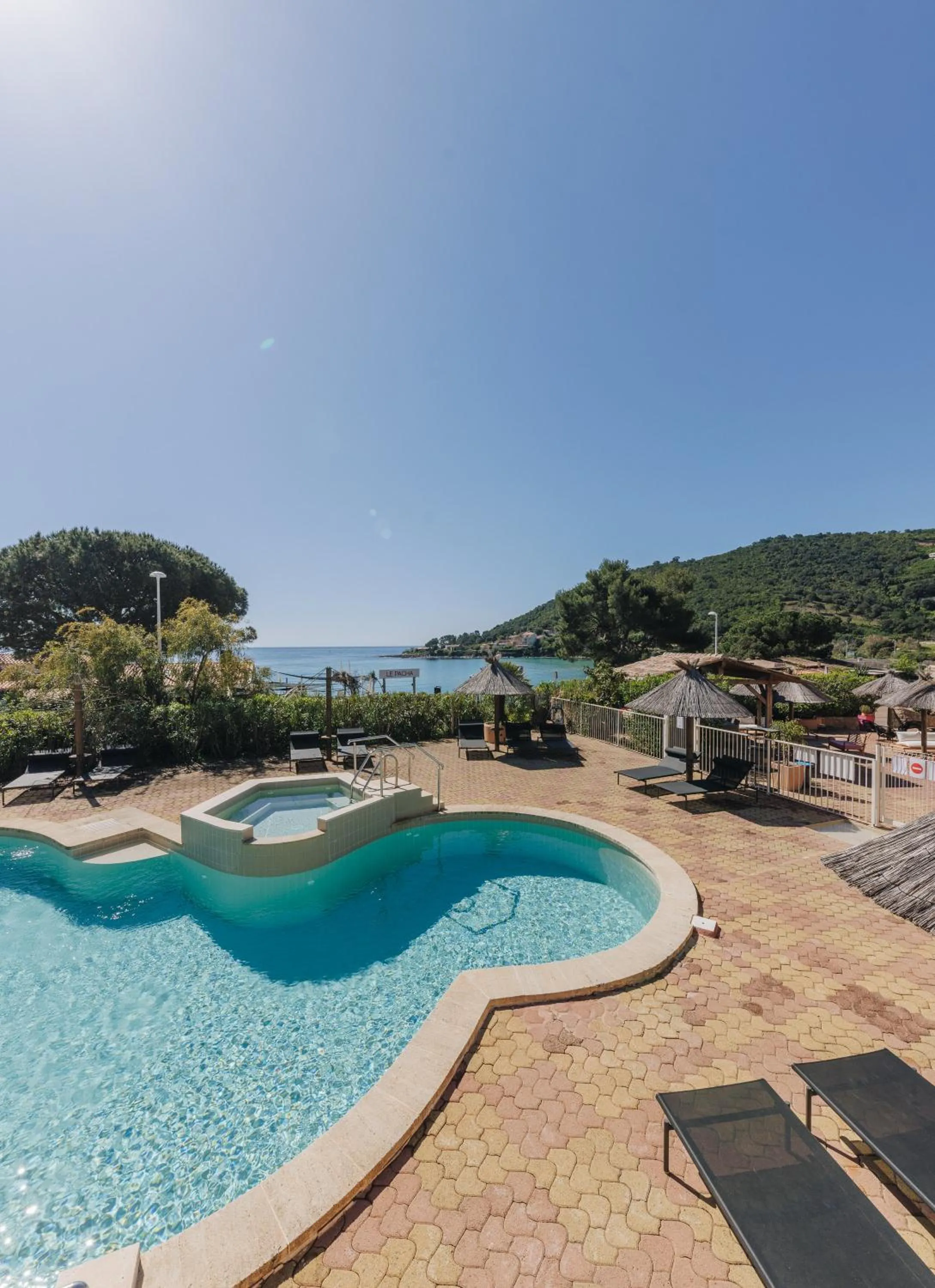 Swimming pool in Résidence le Télémaque