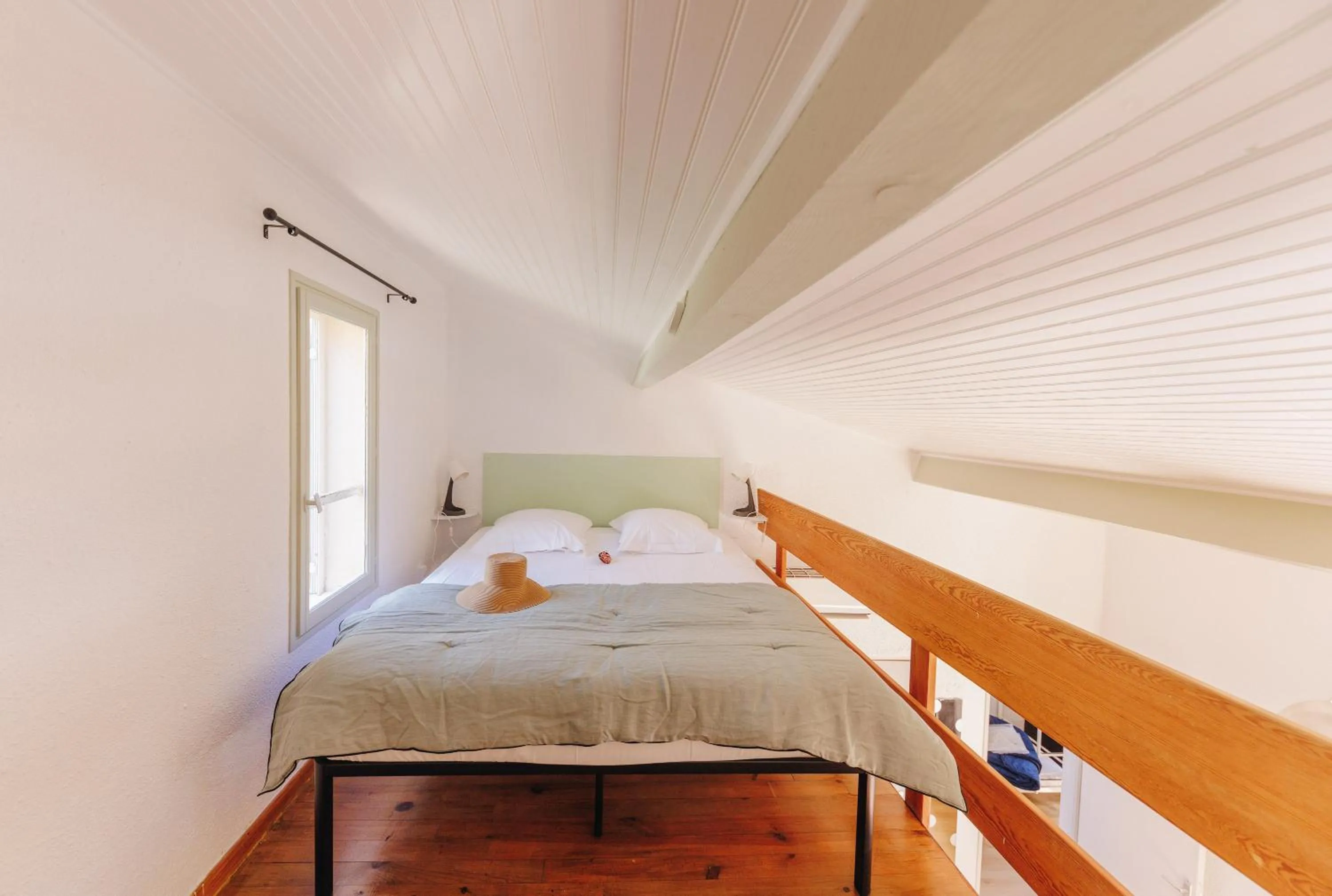 Night, Bed in Résidence le Télémaque