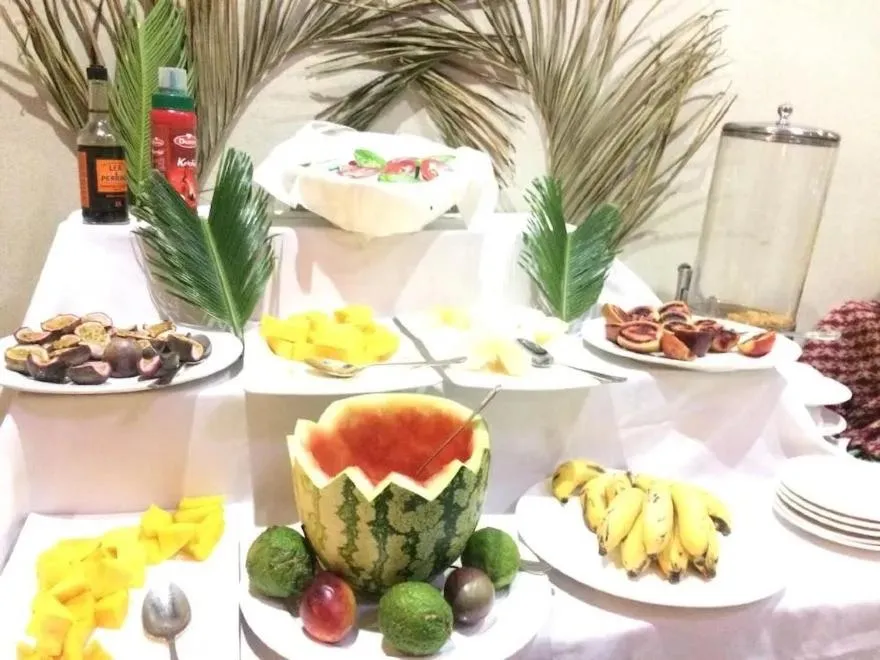 Restaurant/places to eat in Hotel Karisimbi