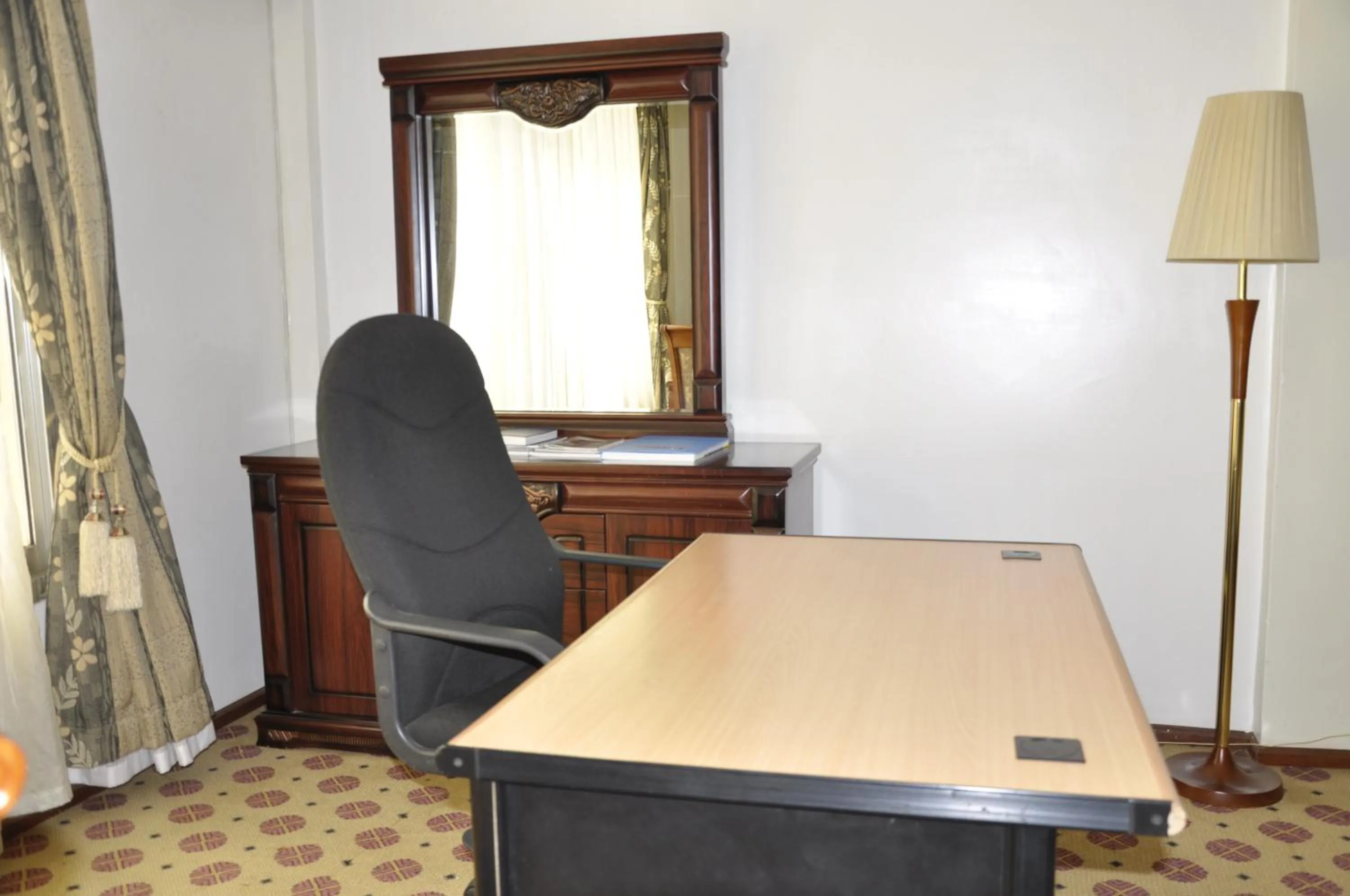 hair dresser in Hotel Karisimbi