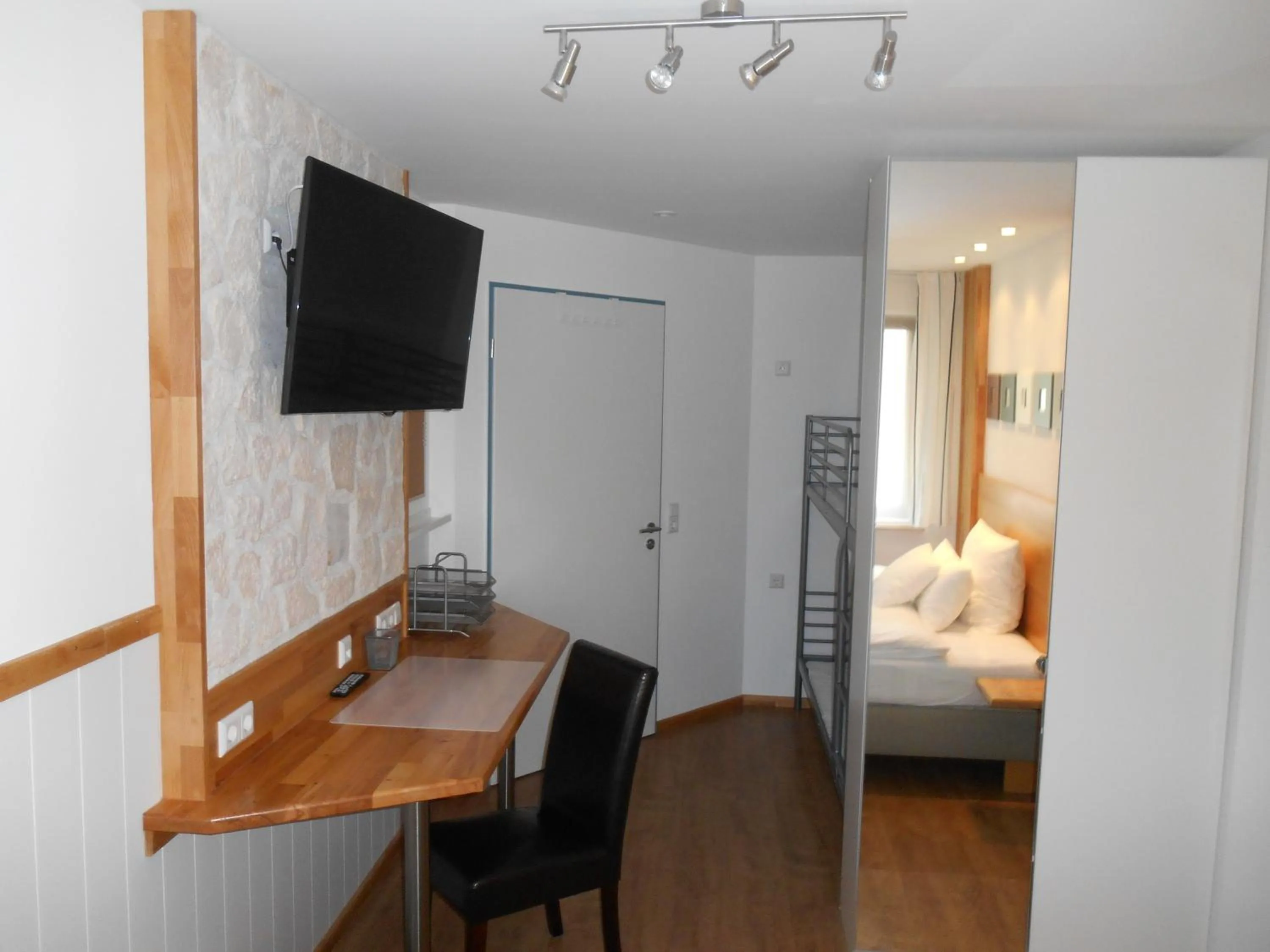 Decorative detail, Bed in Warum ins Hotel