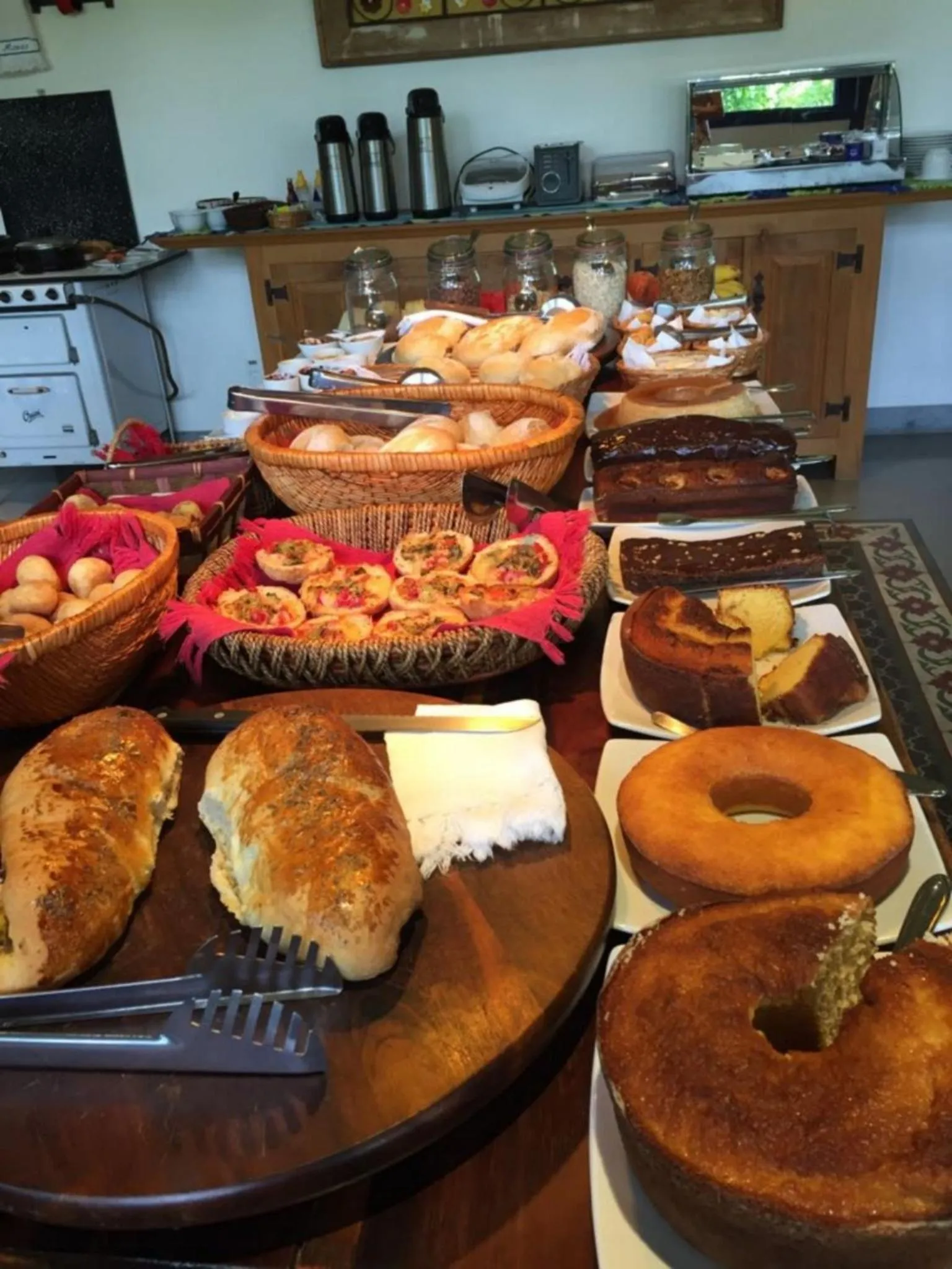 Continental breakfast in Pousada Chão de Minas