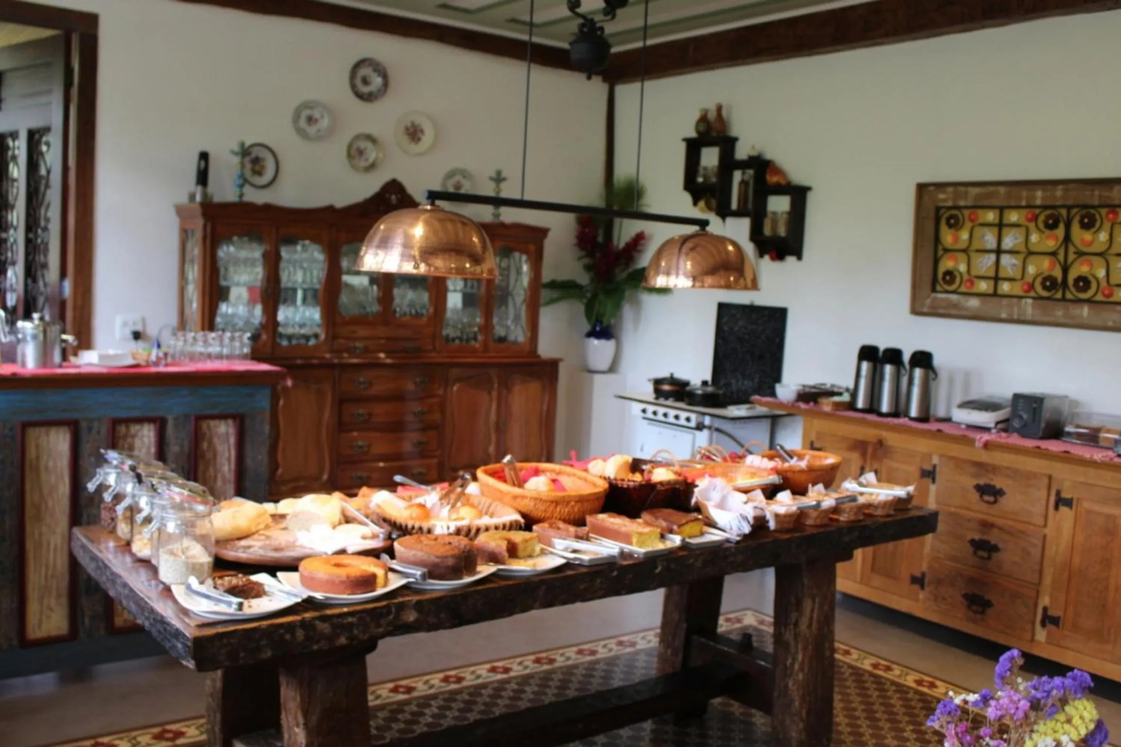 Continental breakfast in Pousada Chão de Minas