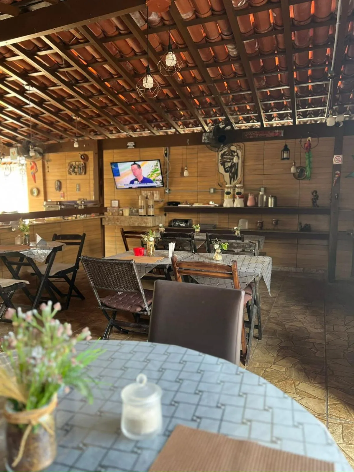 Restaurant/places to eat in Pousada Flor Dália