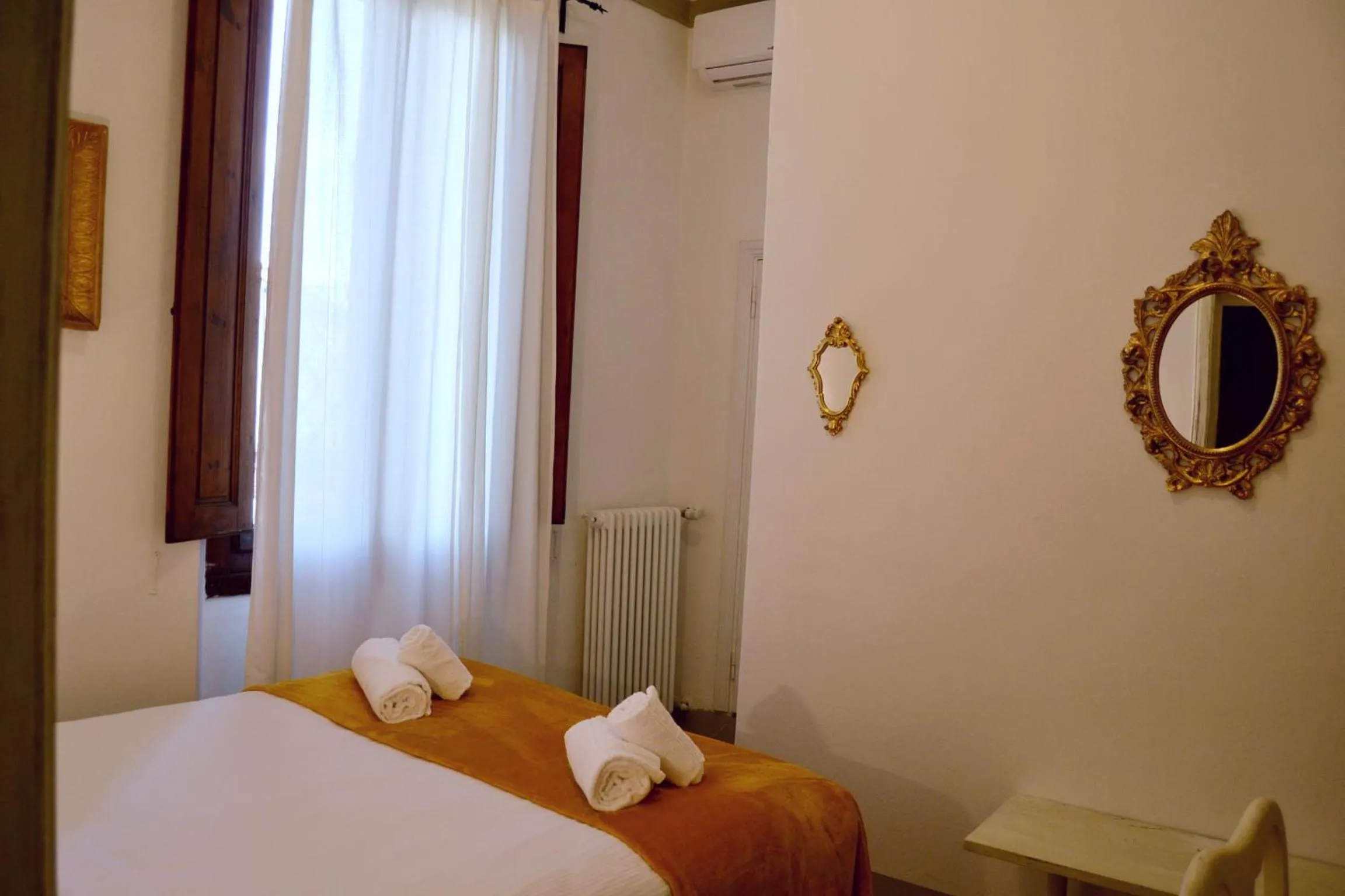 Bed in Florence Heart B&B