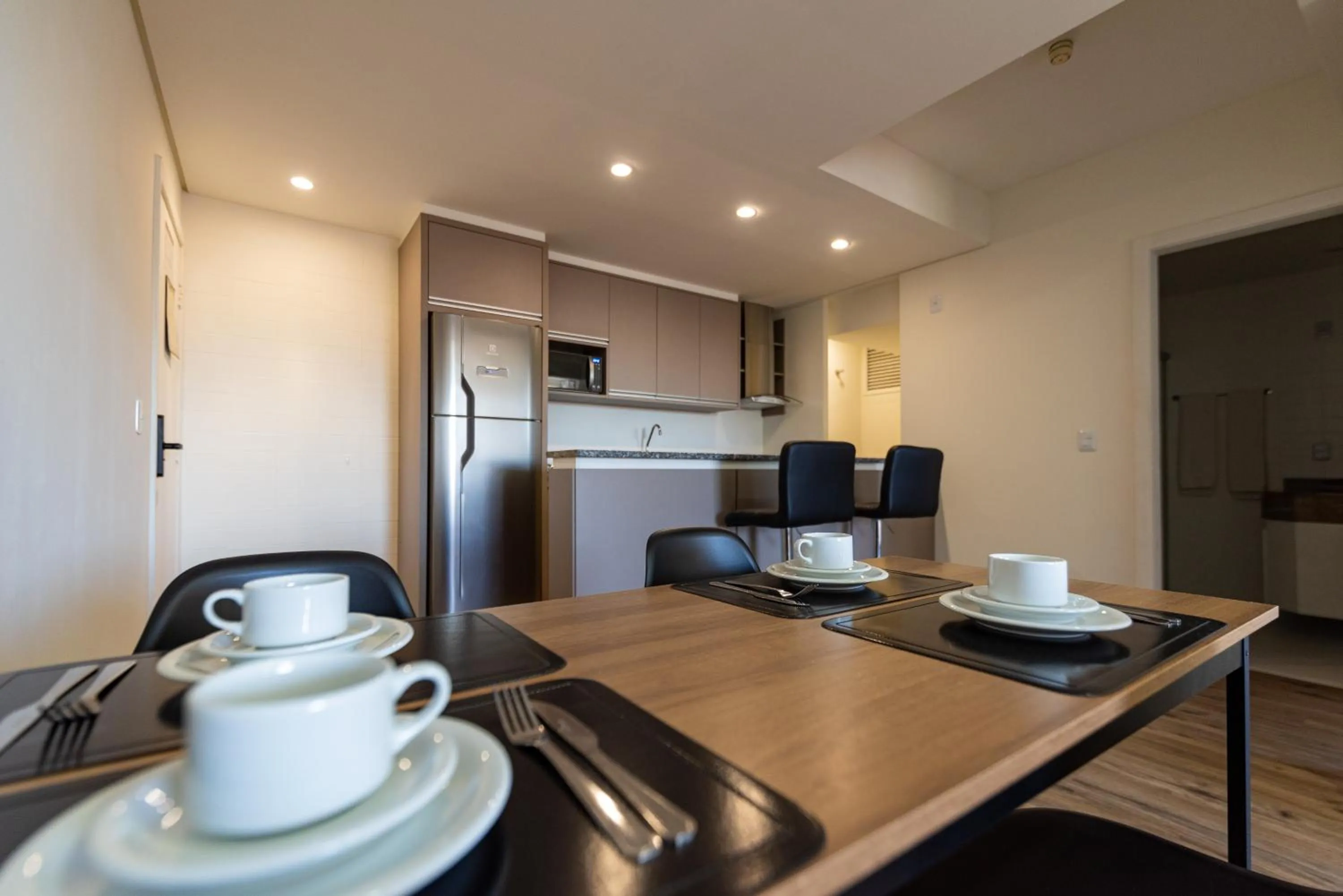 Dinner in Metropolitan Flats