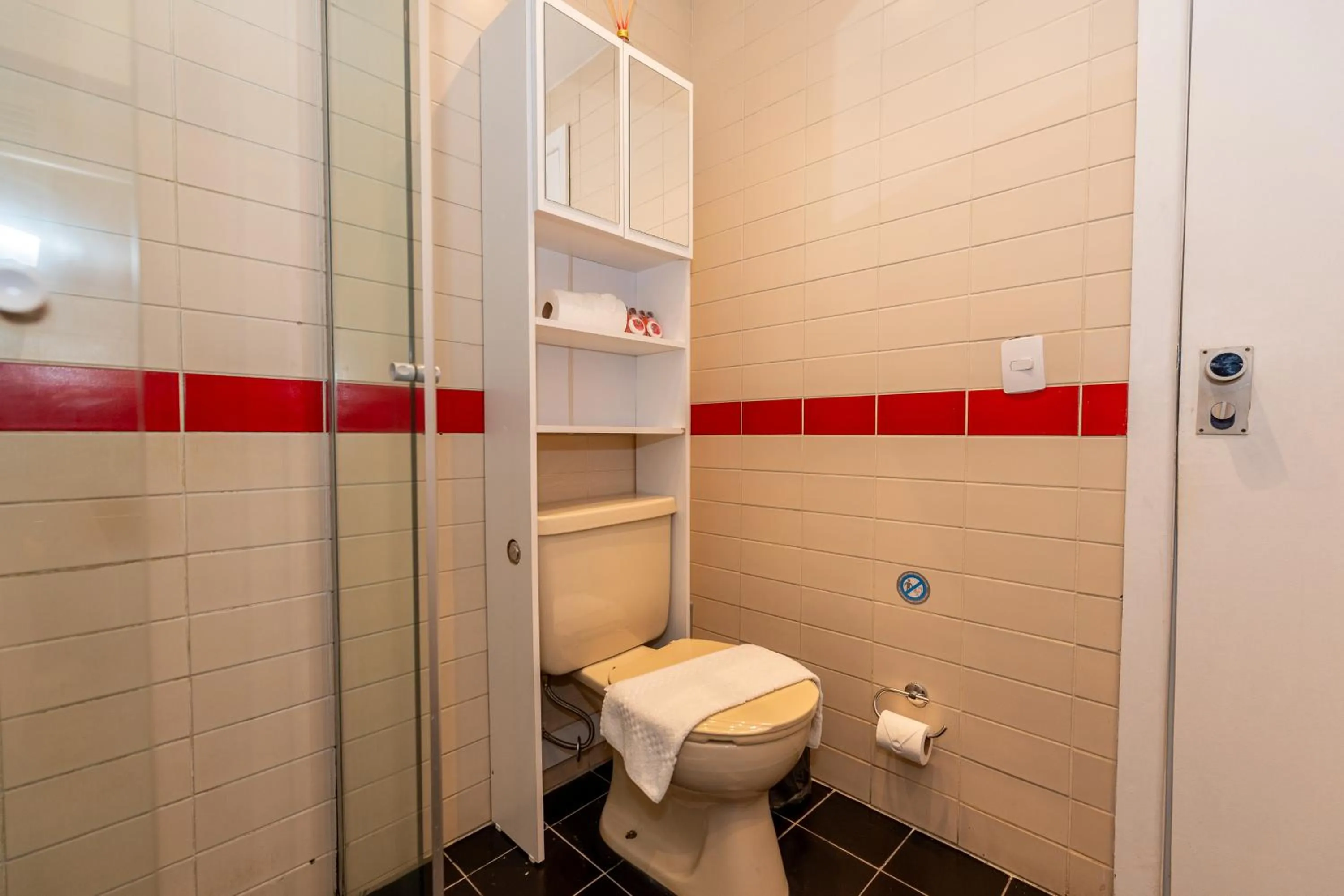 Bathroom in Metropolitan Flats