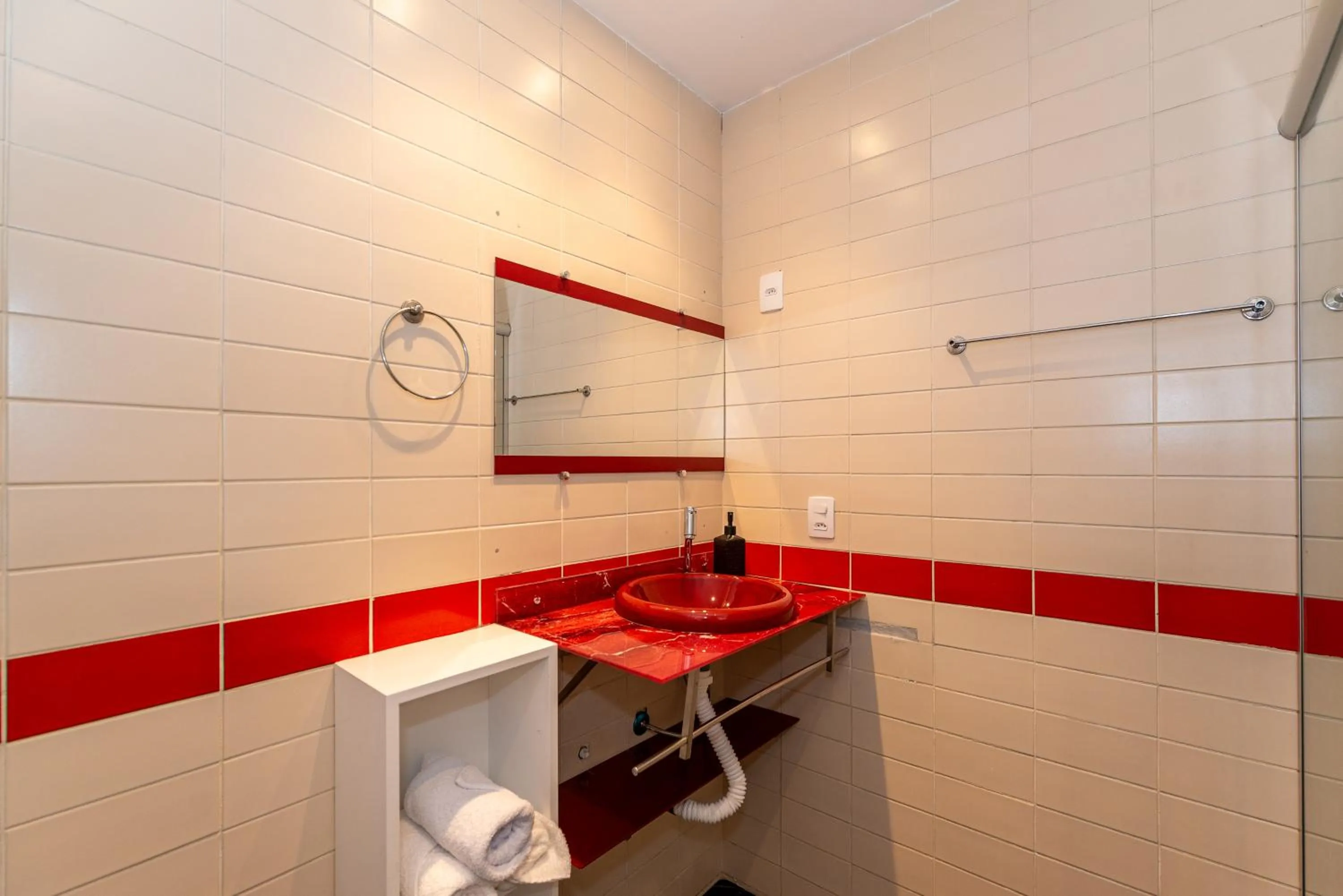 Bathroom in Metropolitan Flats