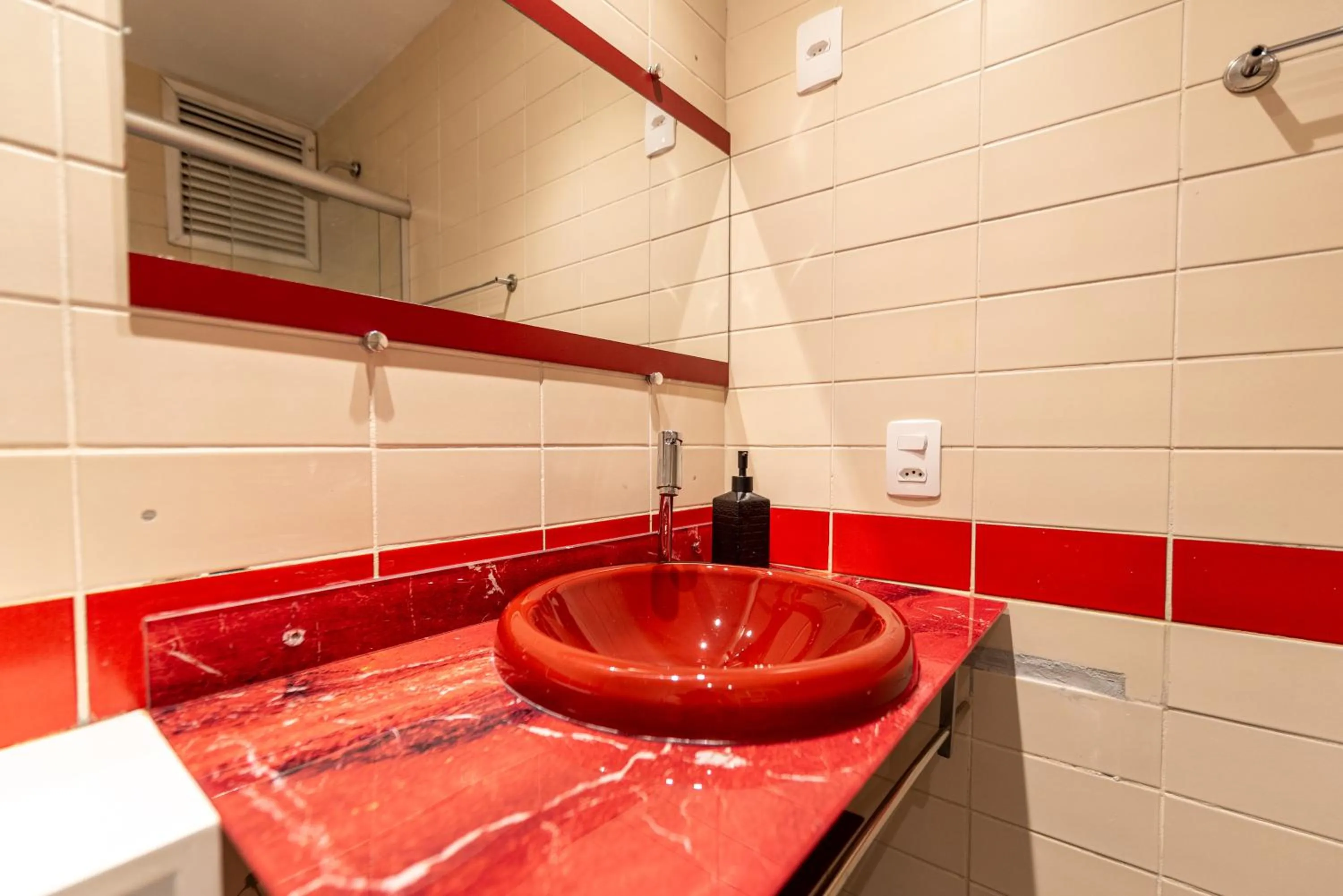 Bathroom in Metropolitan Flats
