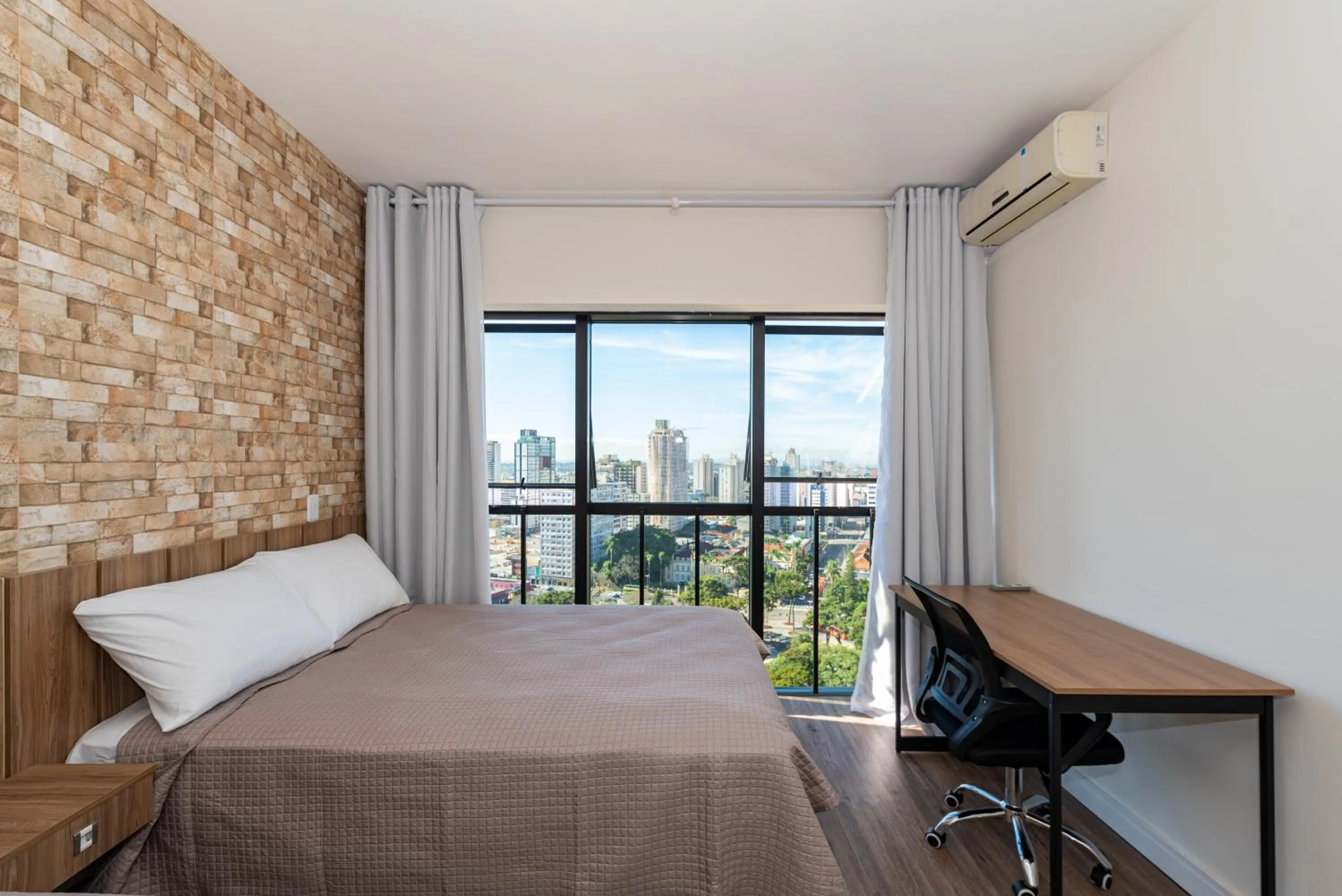 Bedroom, Bed in Metropolitan Flats