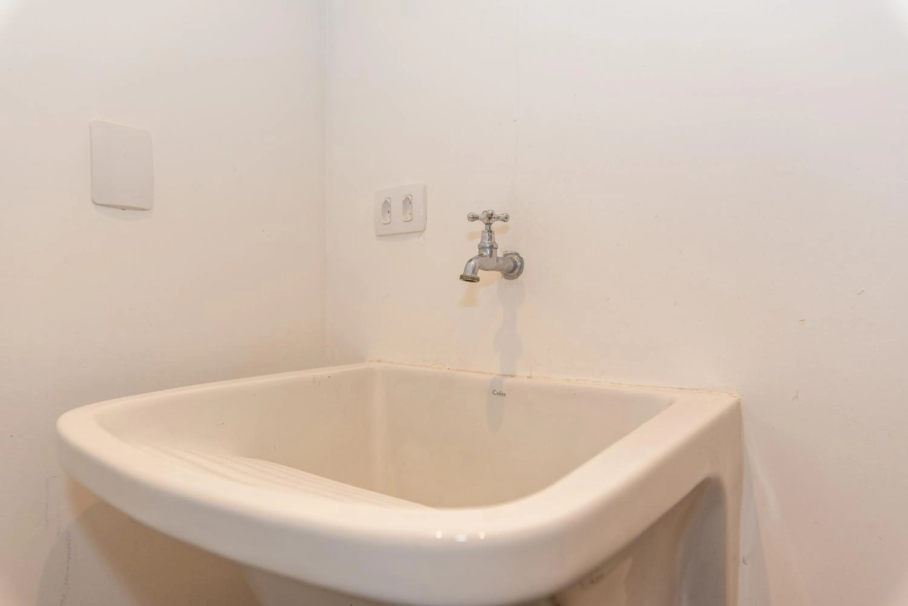 laundry in Metropolitan Flats