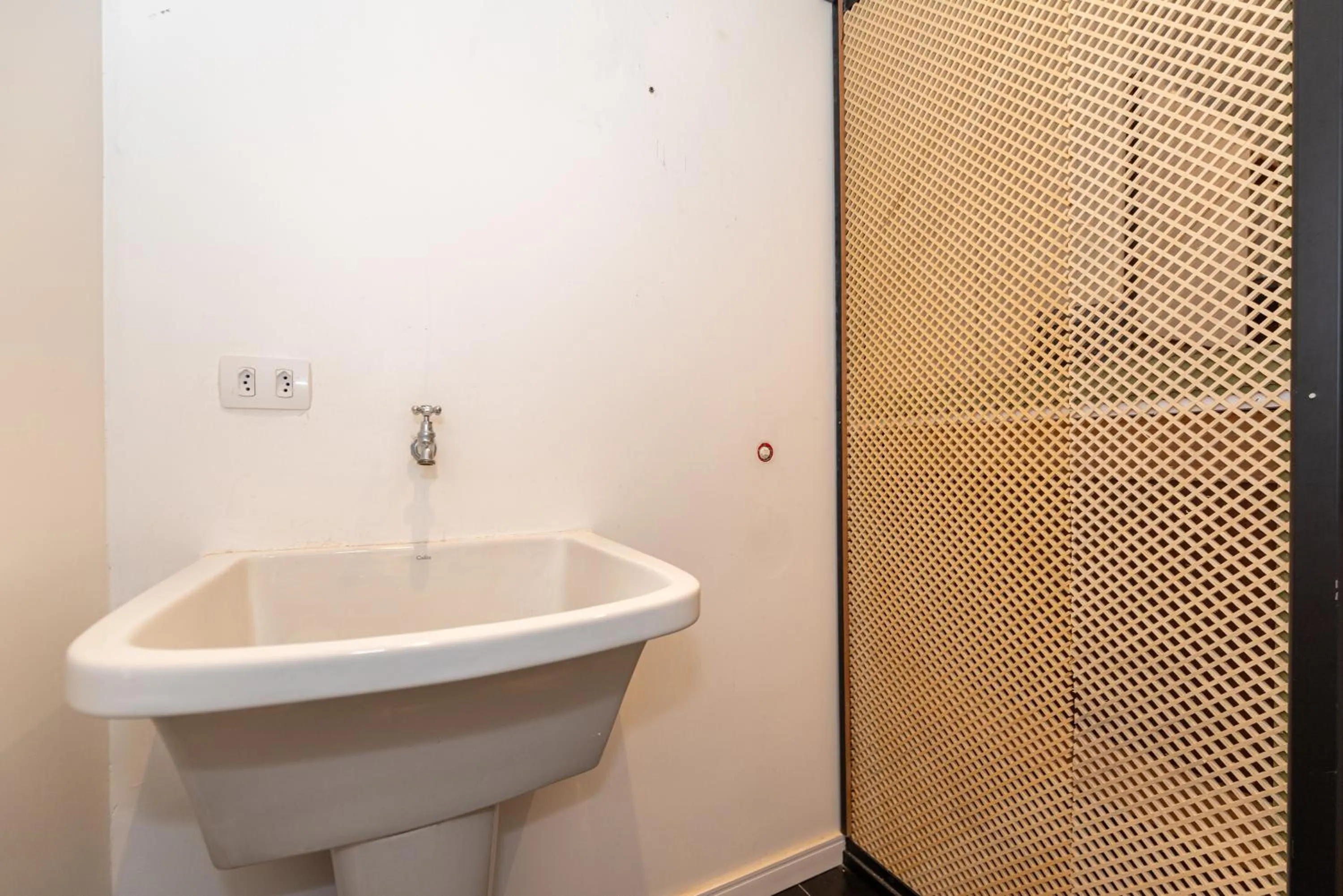 laundry in Metropolitan Flats