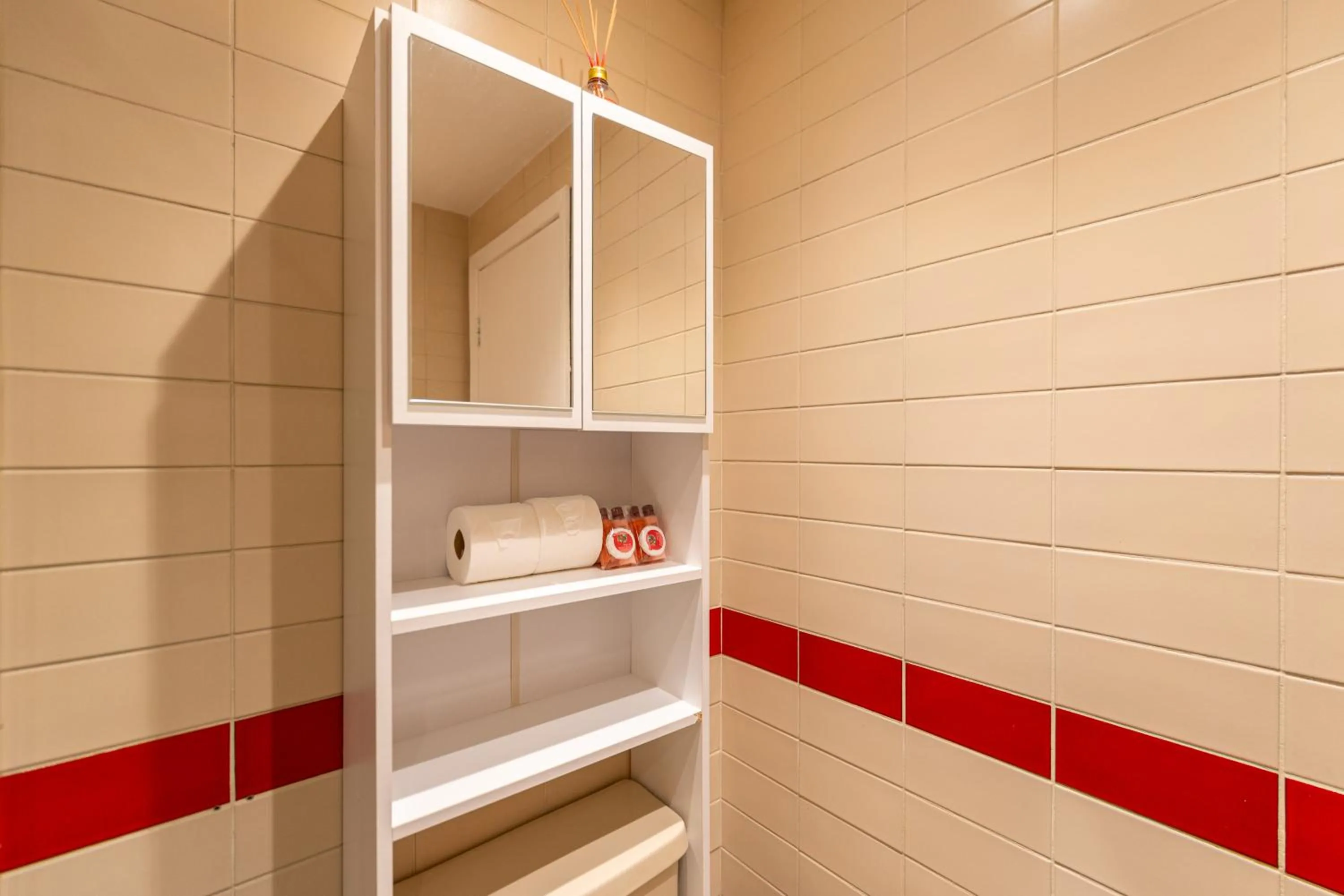 Bathroom in Metropolitan Flats